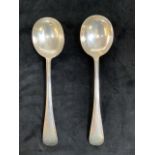 Two large soup spoons. Sheffield 1945. 180 grams.