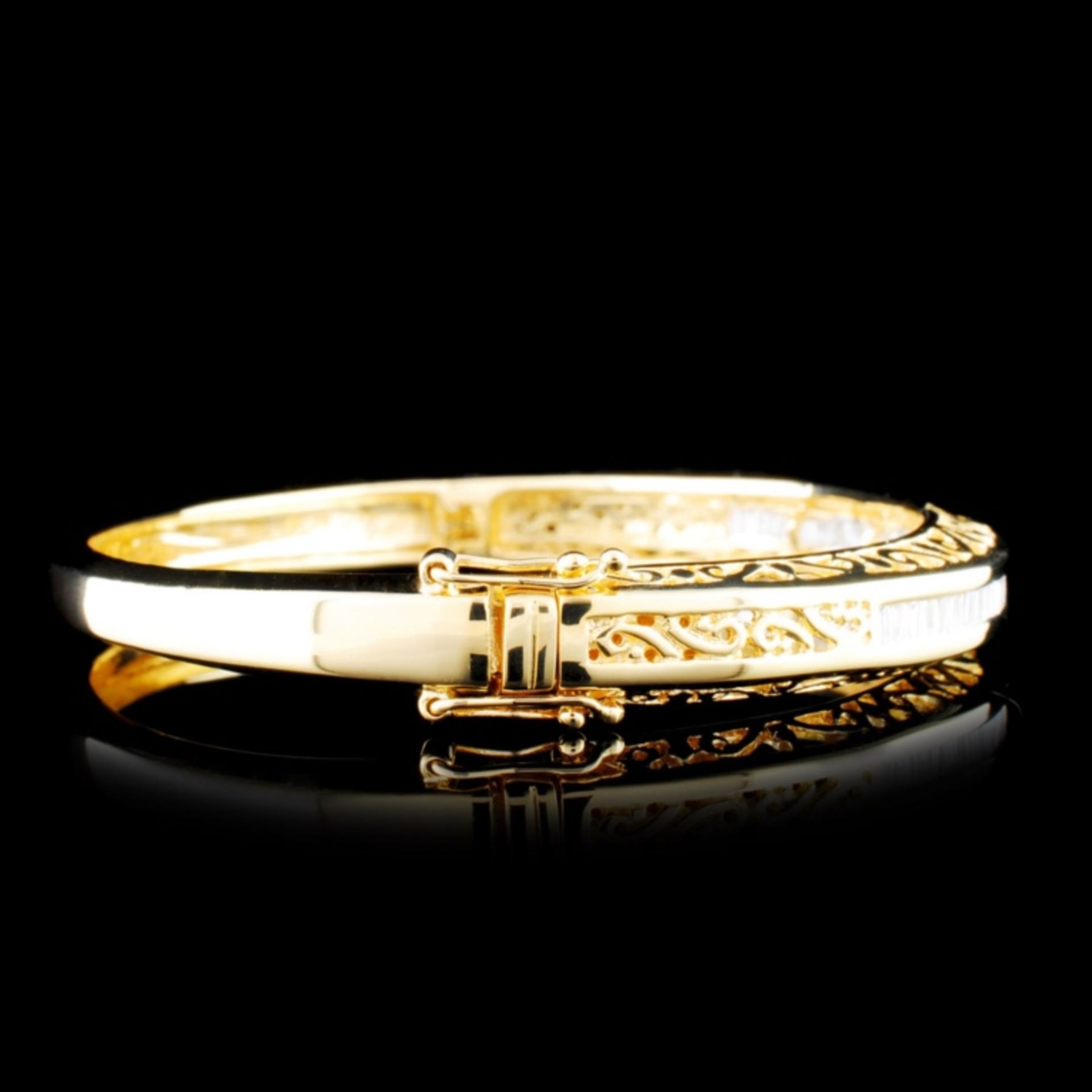 18K Gold 1.97ctw Diamond Bangle - Image 2 of 4