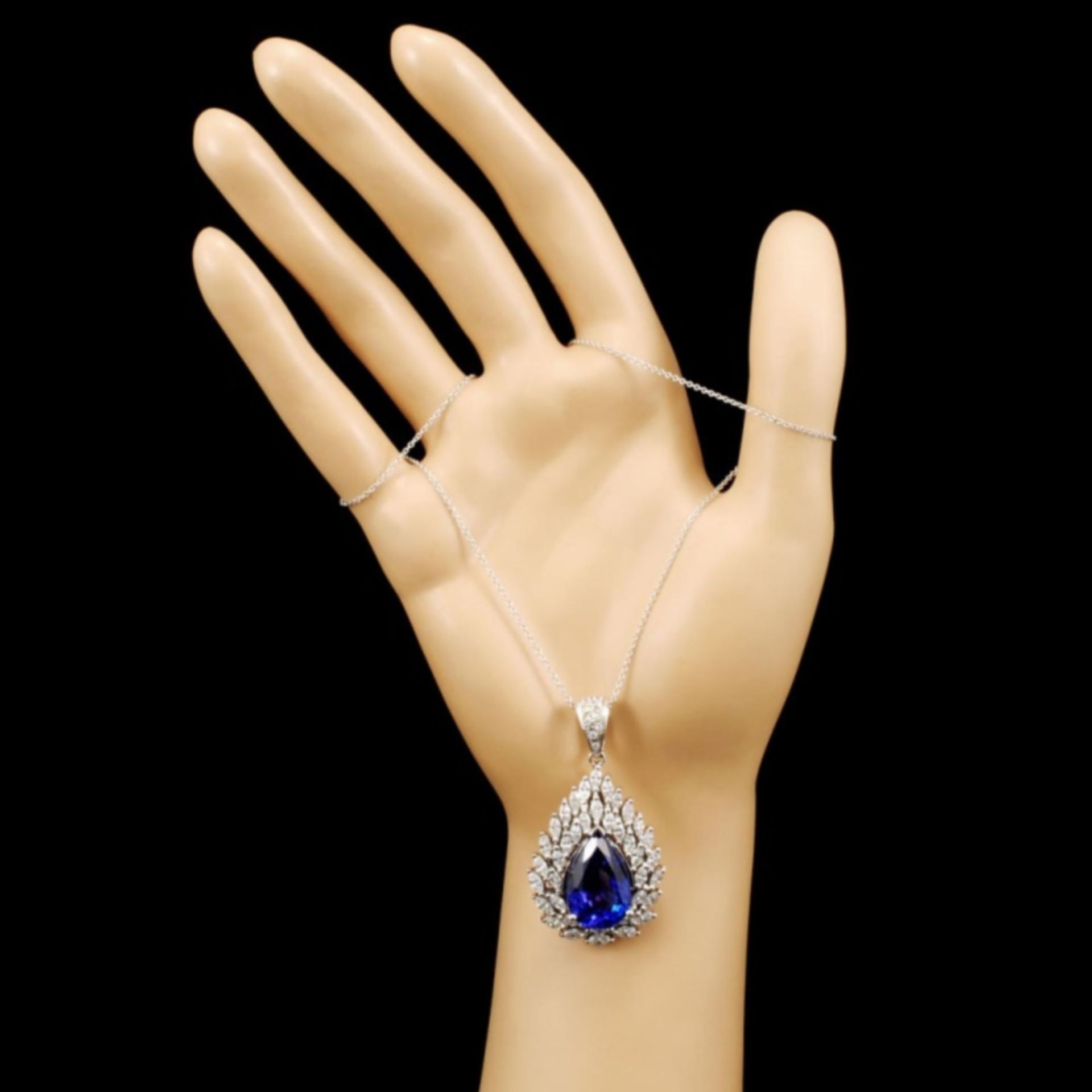 14K Gold 14.00ct Tanzanite & 3.26ctw Diamond Penda - Image 3 of 4