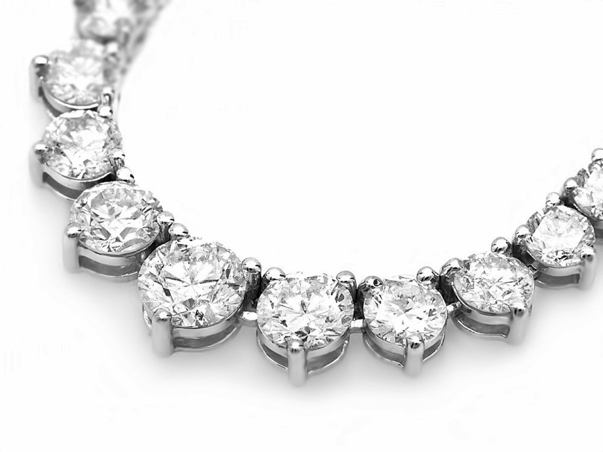 18k White Gold 9.50ct Diamond Necklace - Image 3 of 5