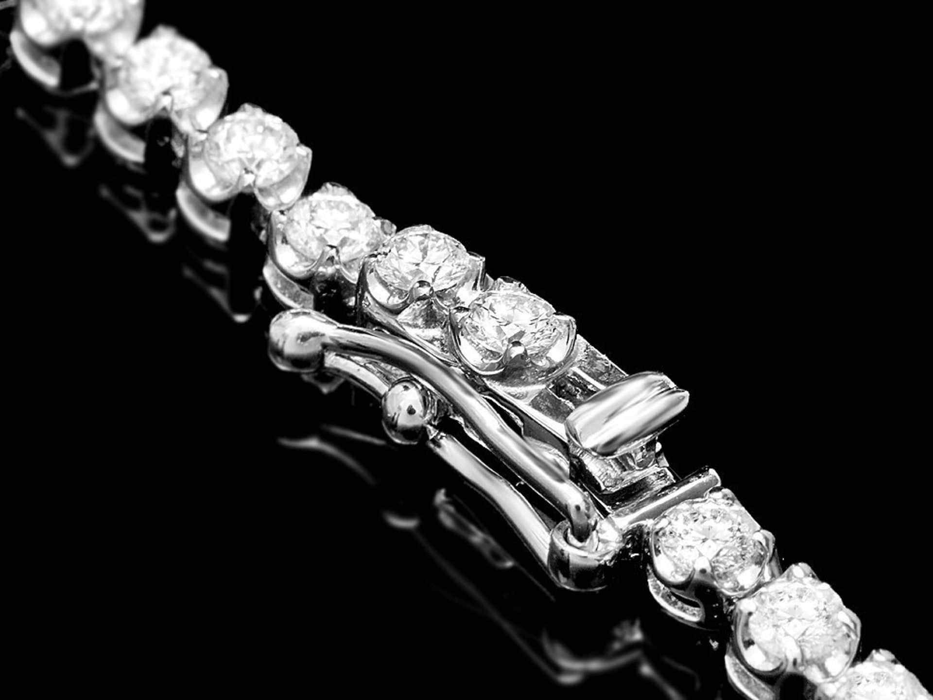 18k White Gold 6.50ct Diamond Necklace - Image 2 of 3