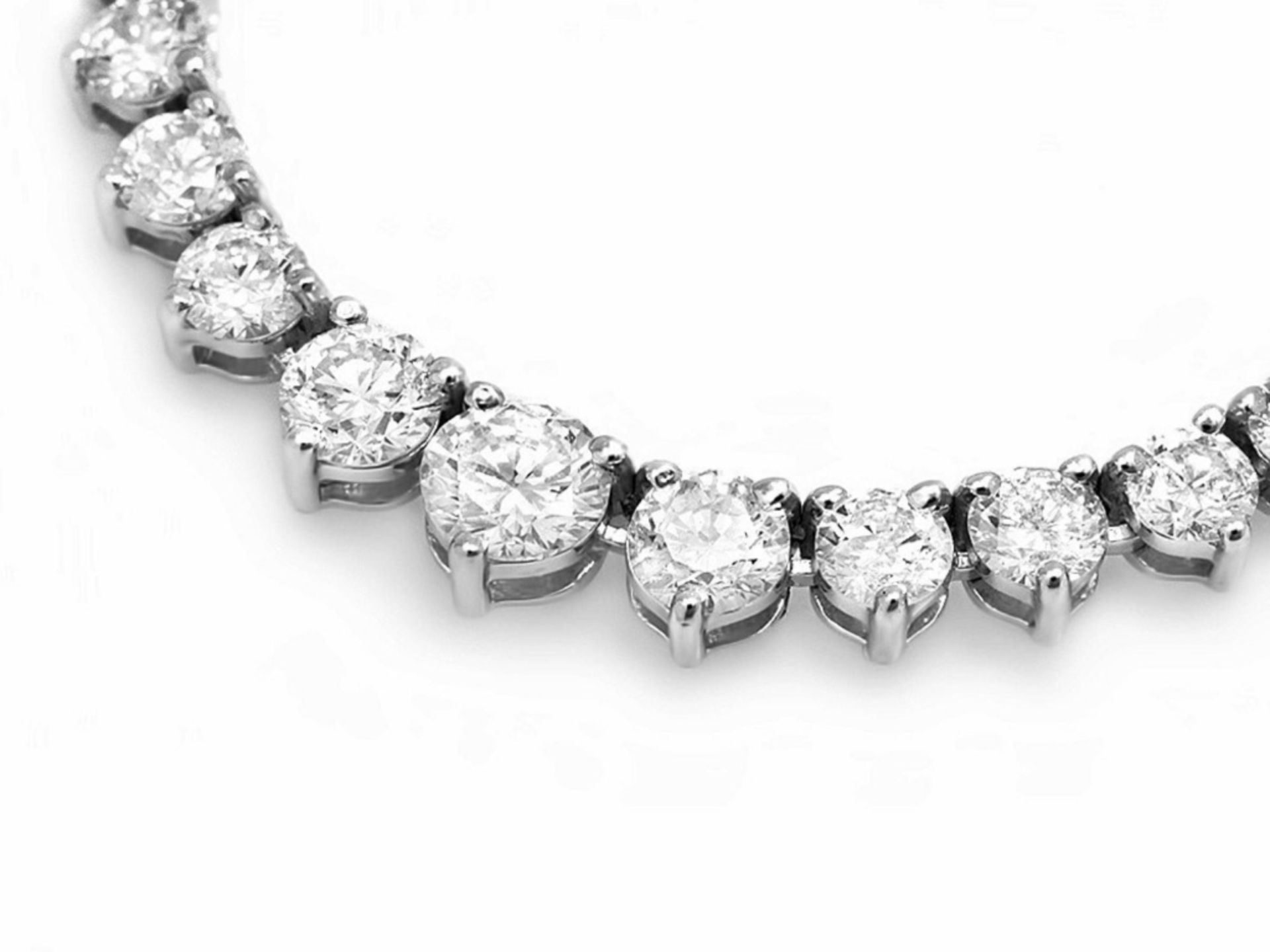 ^18k White Gold 9.00ct Diamond Necklace - Image 3 of 5