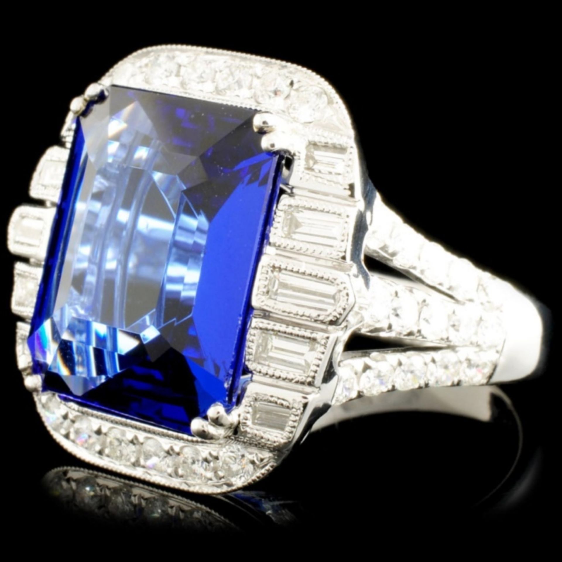 18k Gold 11.23ct Tanzanite & 1.36ctw Diamond Ring - Image 2 of 5