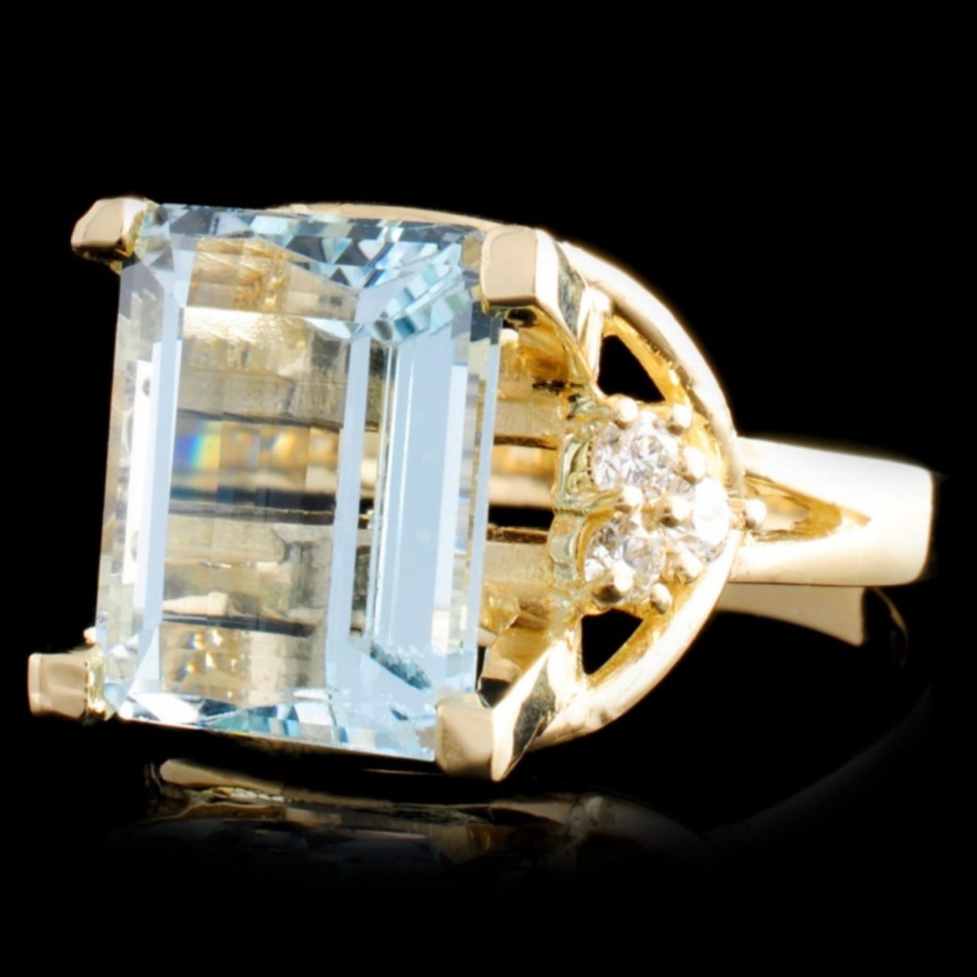 14K Gold 6.02ct Aquamarine & 0.29ctw Diamond Ring - Image 2 of 4