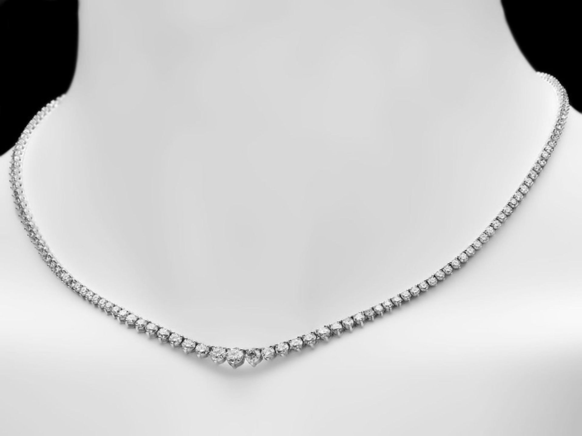 18k White Gold 10.00ct Diamond Necklace - Image 2 of 5