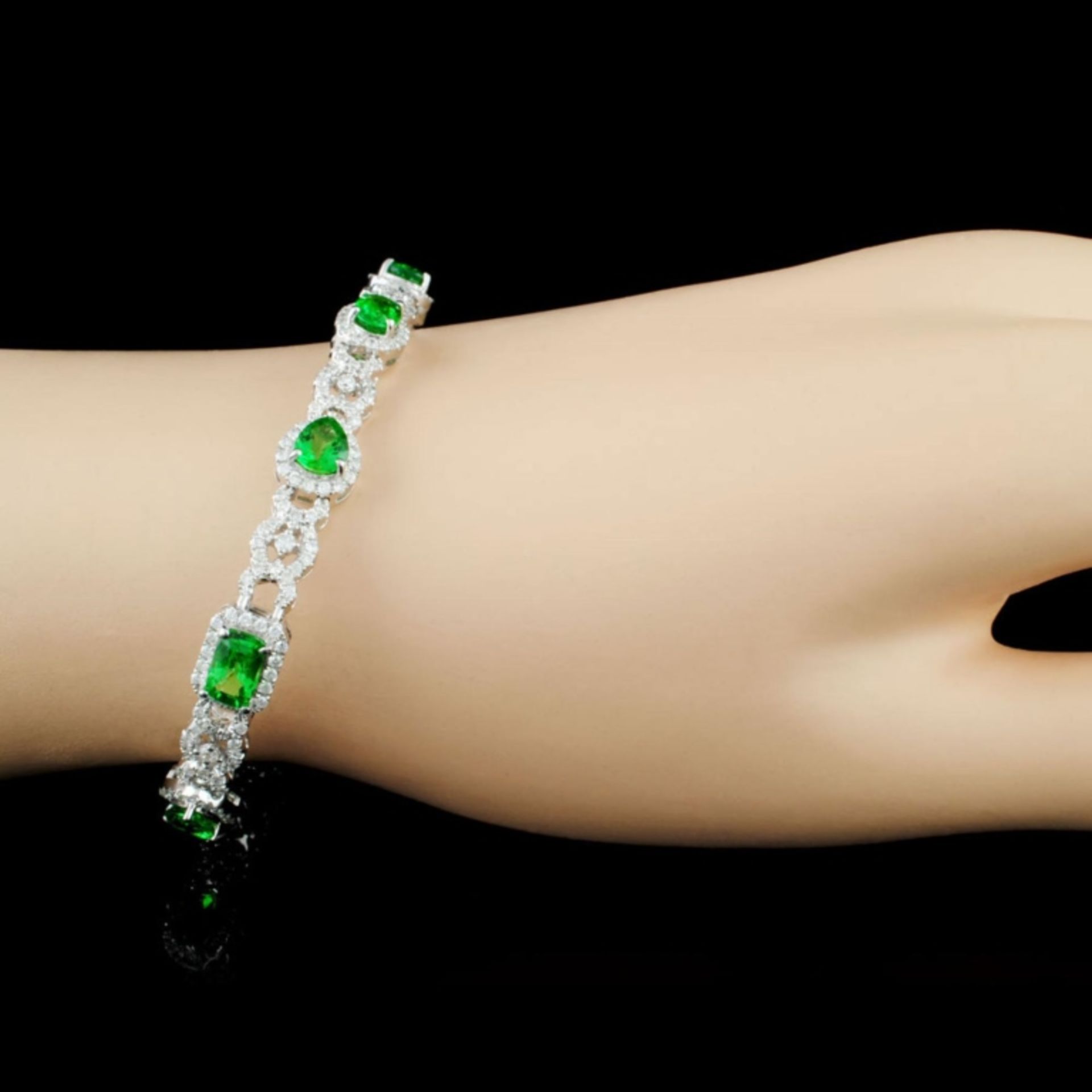 18K Gold 6.47ct Tsavorite & 2.35ctw Diamond Bracel - Image 3 of 5