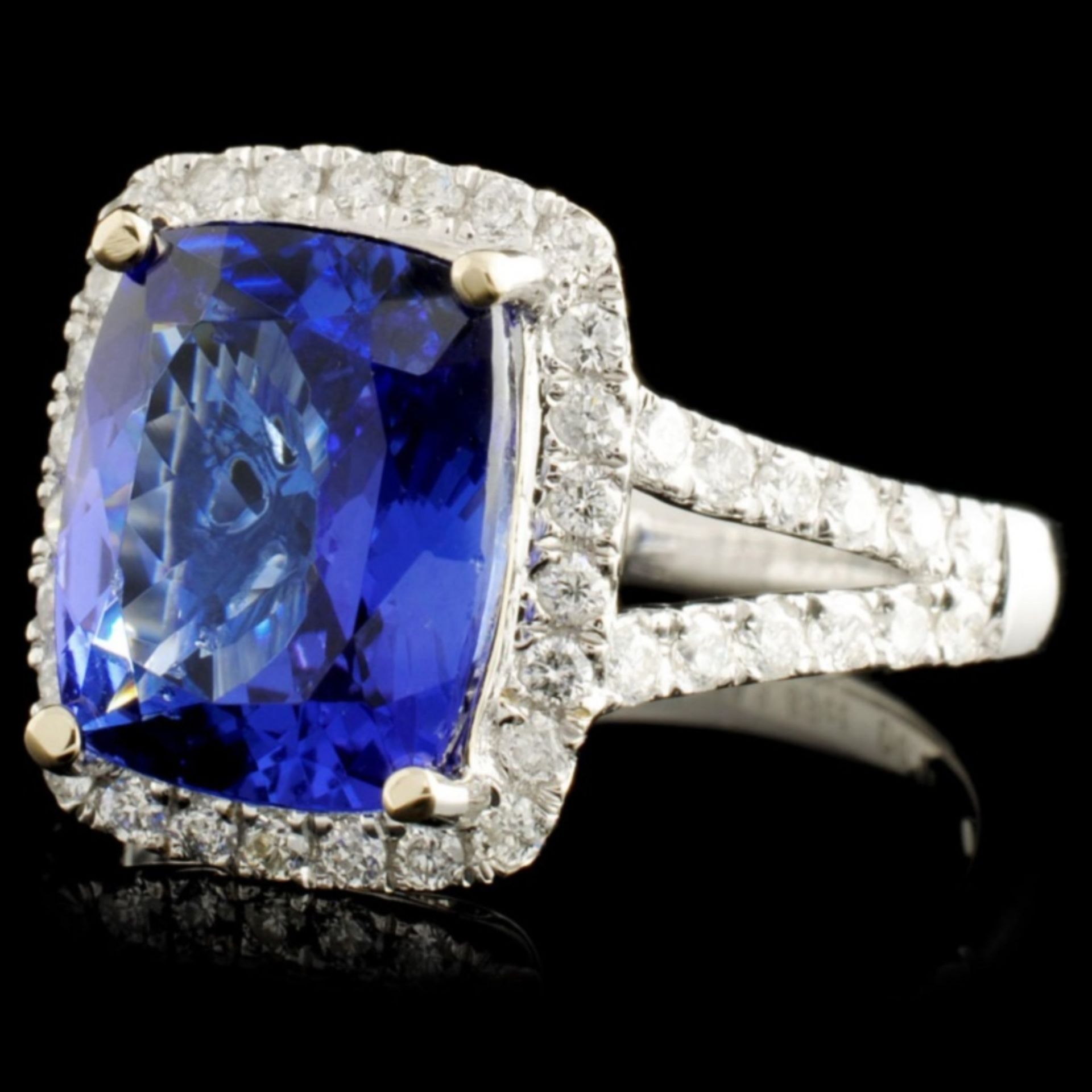 18K Gold 3.89ct Tanzanite & 0.54ctw Diamond Ring - Image 2 of 3