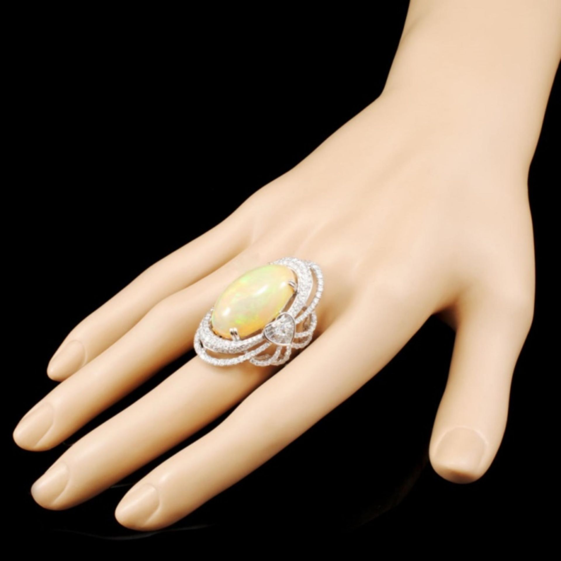 18K Gold 14.30ct Opal & 3.02ctw Diamond Ring - Image 3 of 5