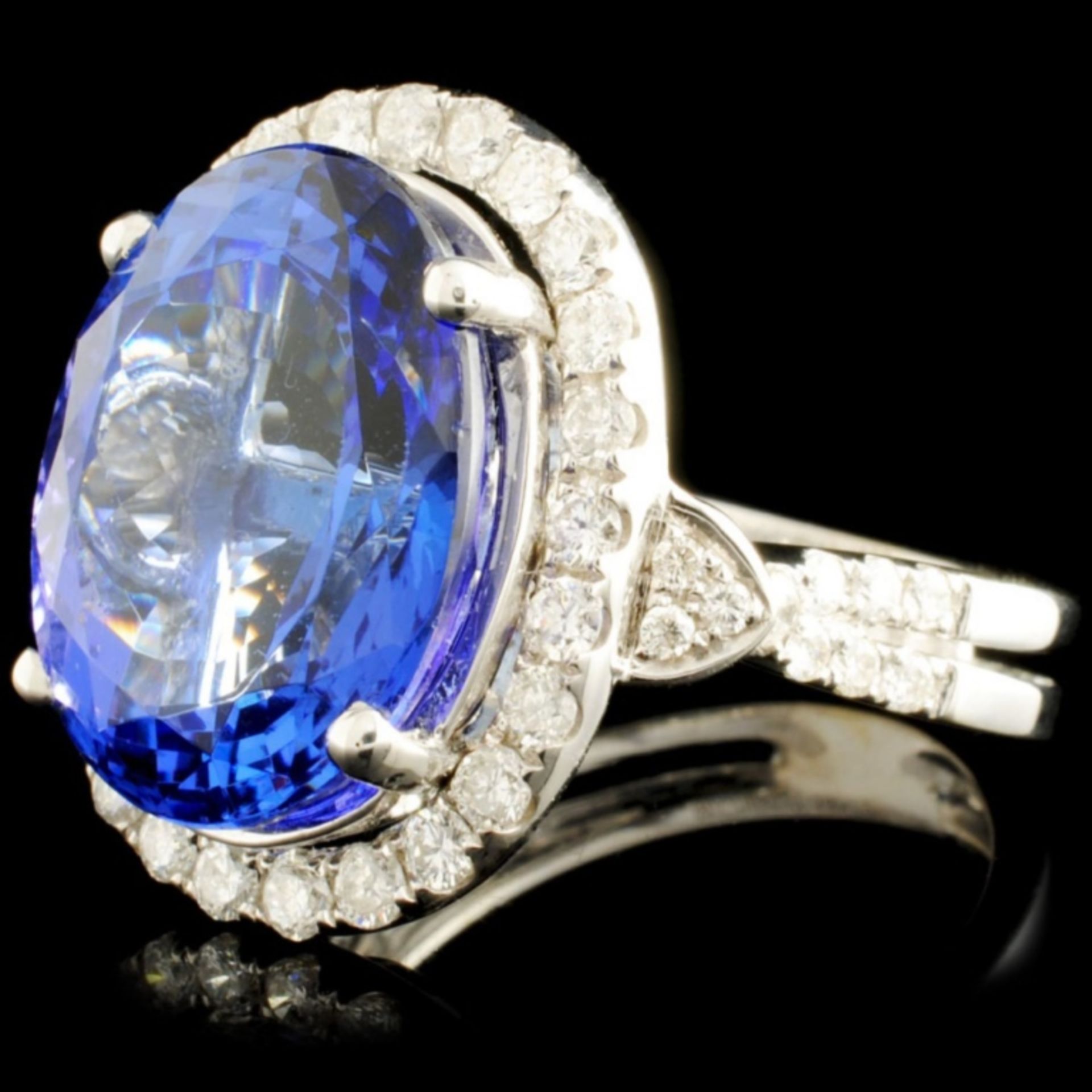 18K Gold 10.72ct Tanzanite & 0.87ctw Diamond Ring - Image 2 of 5