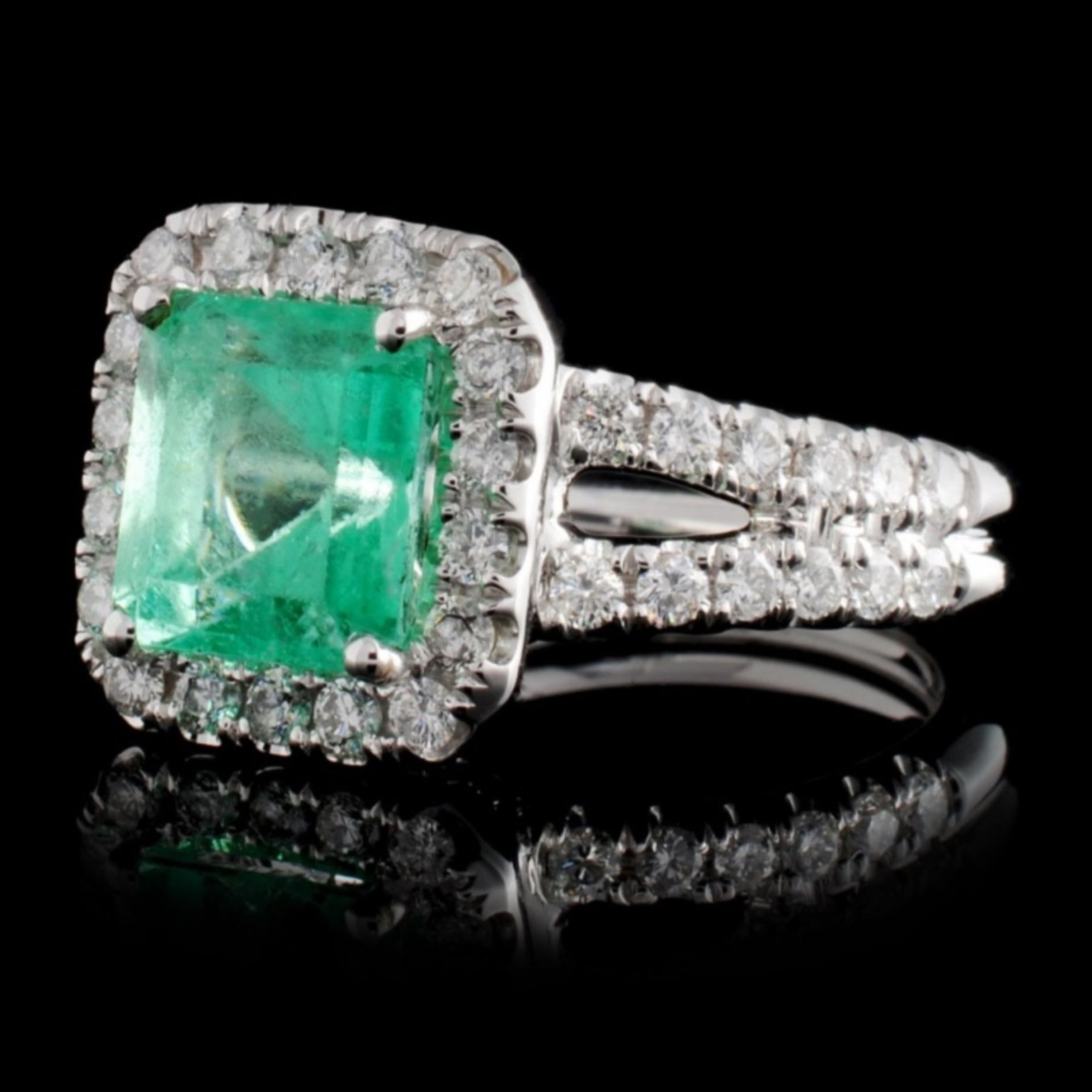 18K White Gold 2.50ct Emerald & 1.03ct Diamond Rin - Image 2 of 4