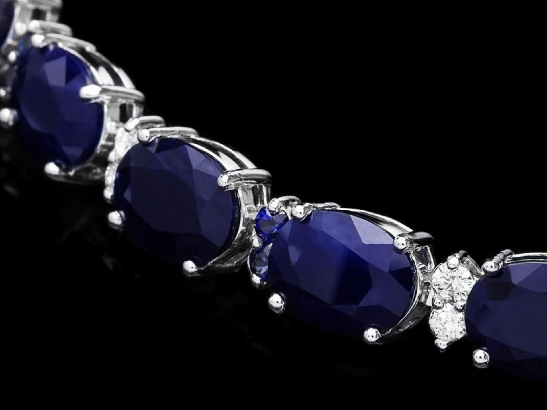 14k Gold 37.50ct Sapphire & 0.60ct Diam Bracelet - Image 2 of 3