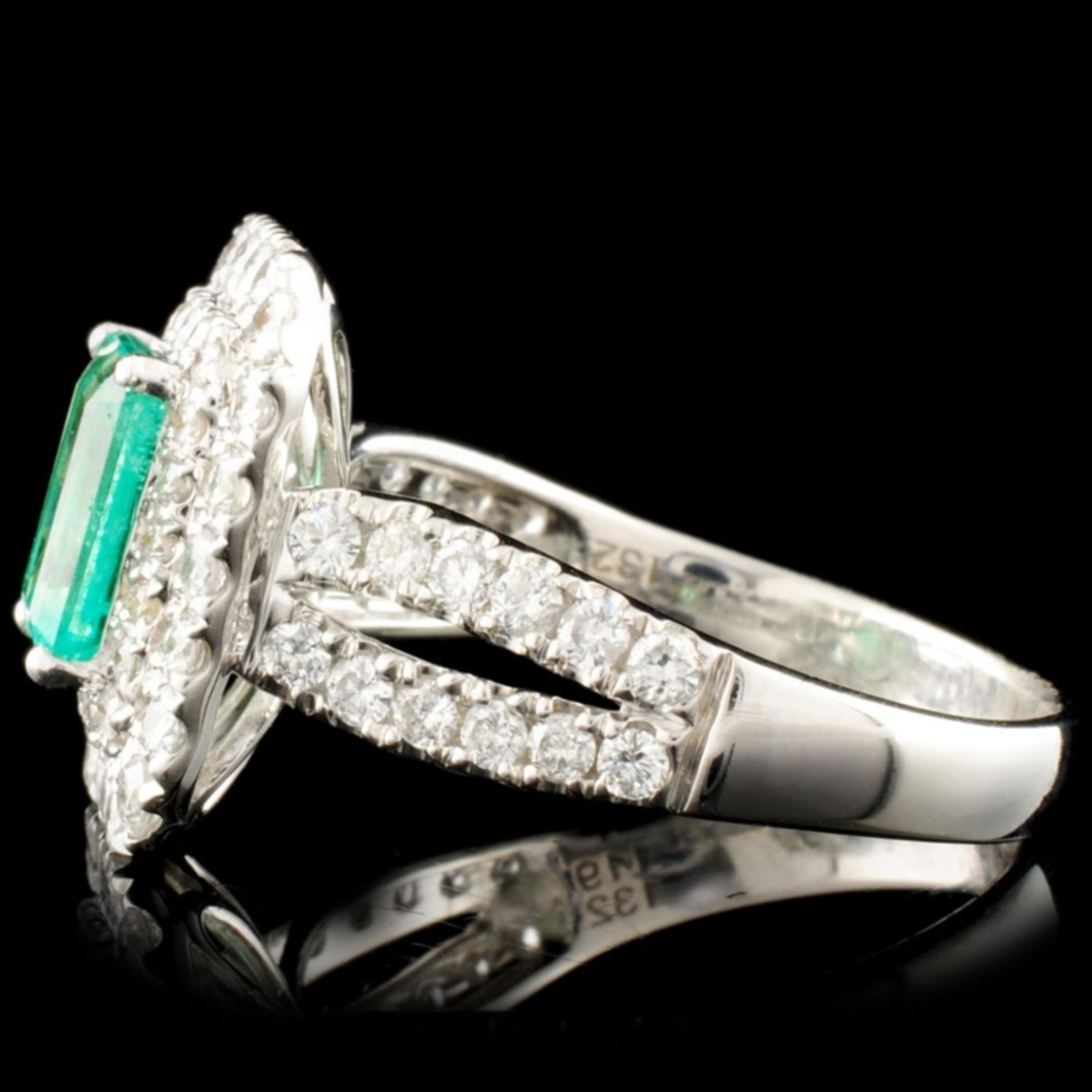 18K Gold 1.32ct Emerald & 1.19ctw Diamond Ring - Image 4 of 5