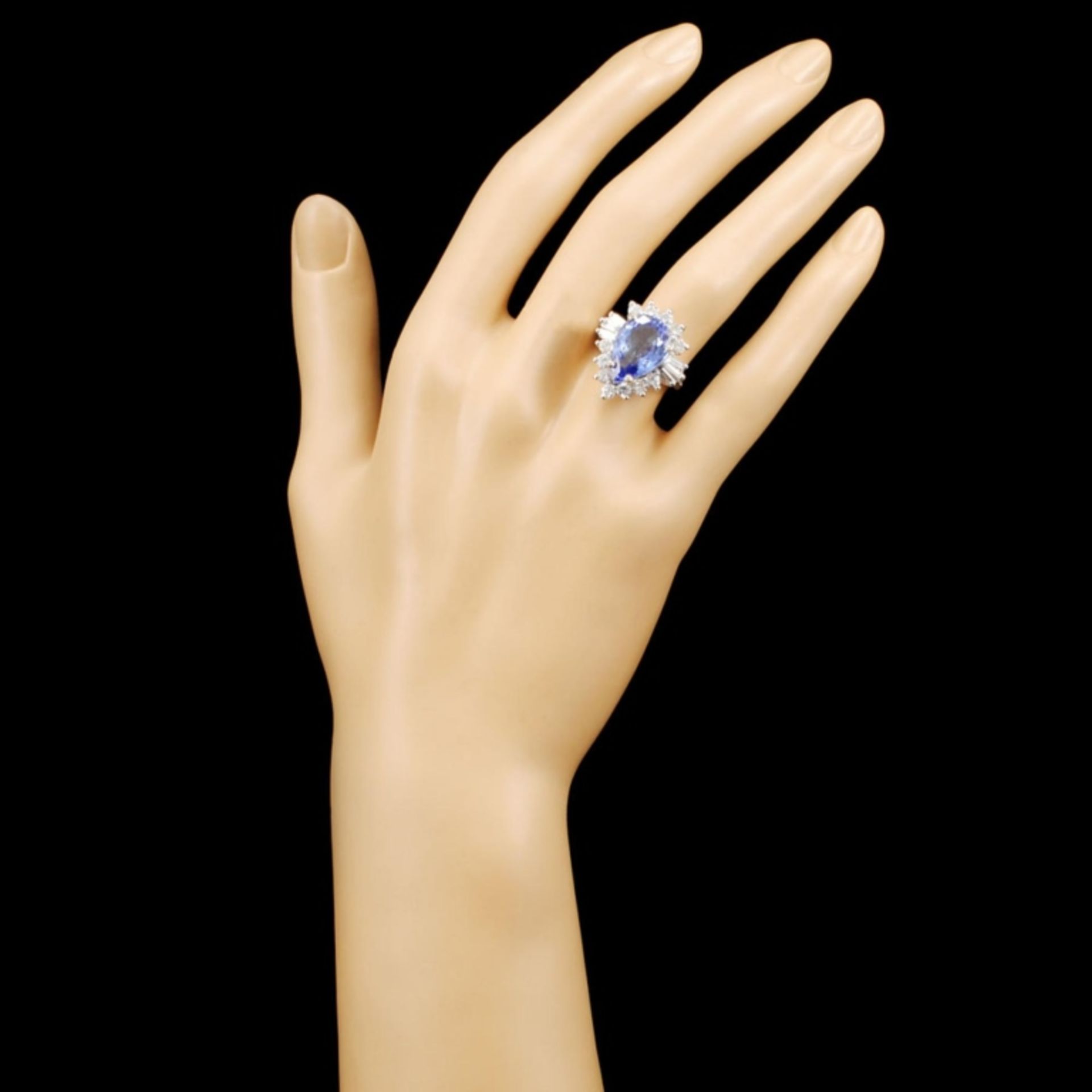 14K Gold 5.86ct Tanzanite & 1.46ctw Diamond Ring - Image 4 of 5