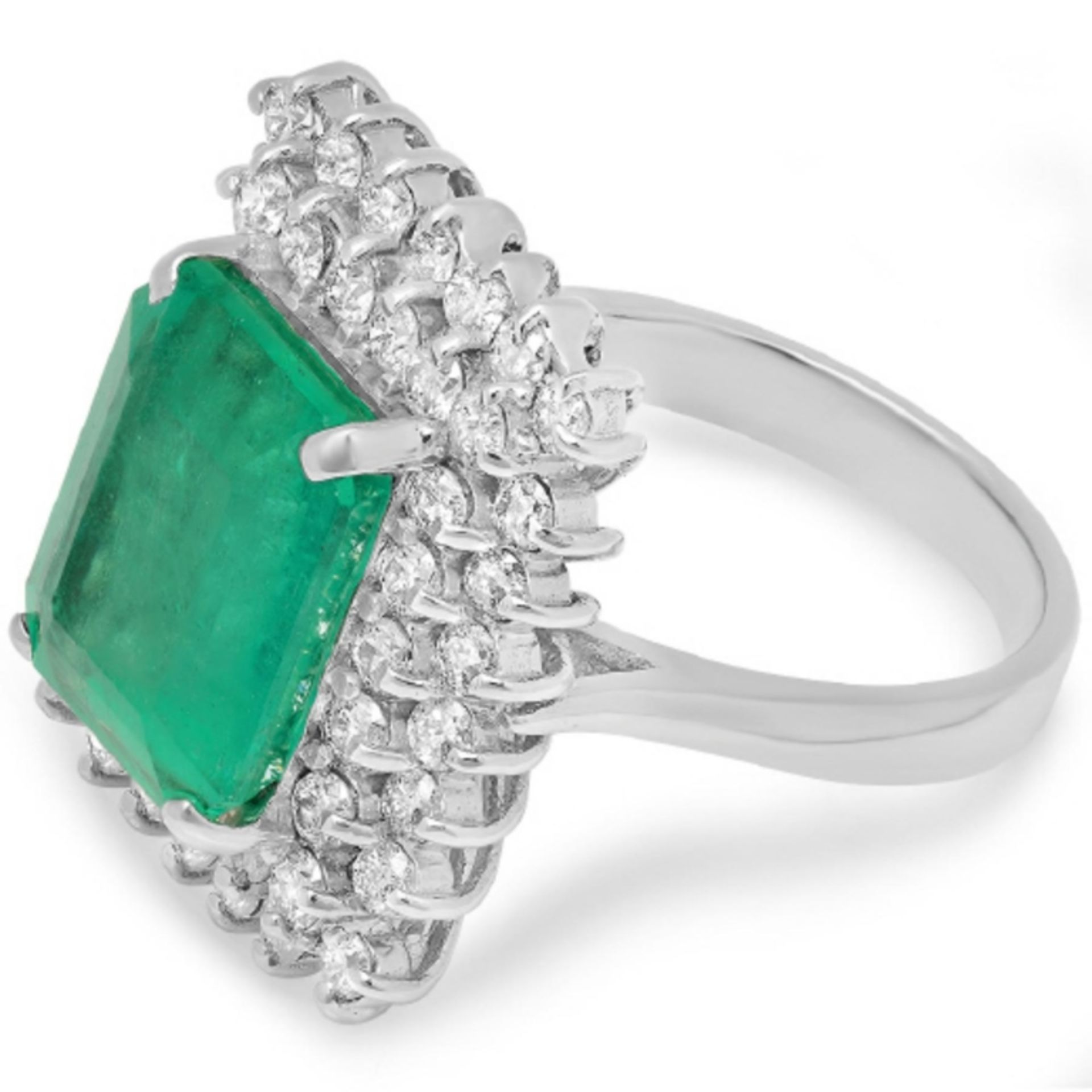 14K Gold 6.50ct Emerald & 1.50ct Diamond Ring - Image 2 of 2