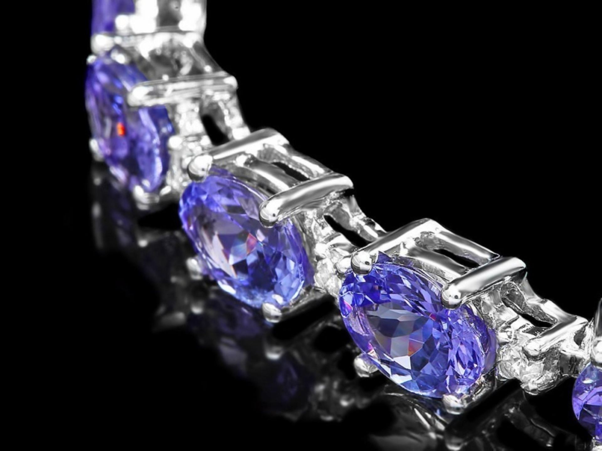 `14k Gold 19.00ct Tanzanite & 0.75ct Diamond Brace - Image 2 of 4