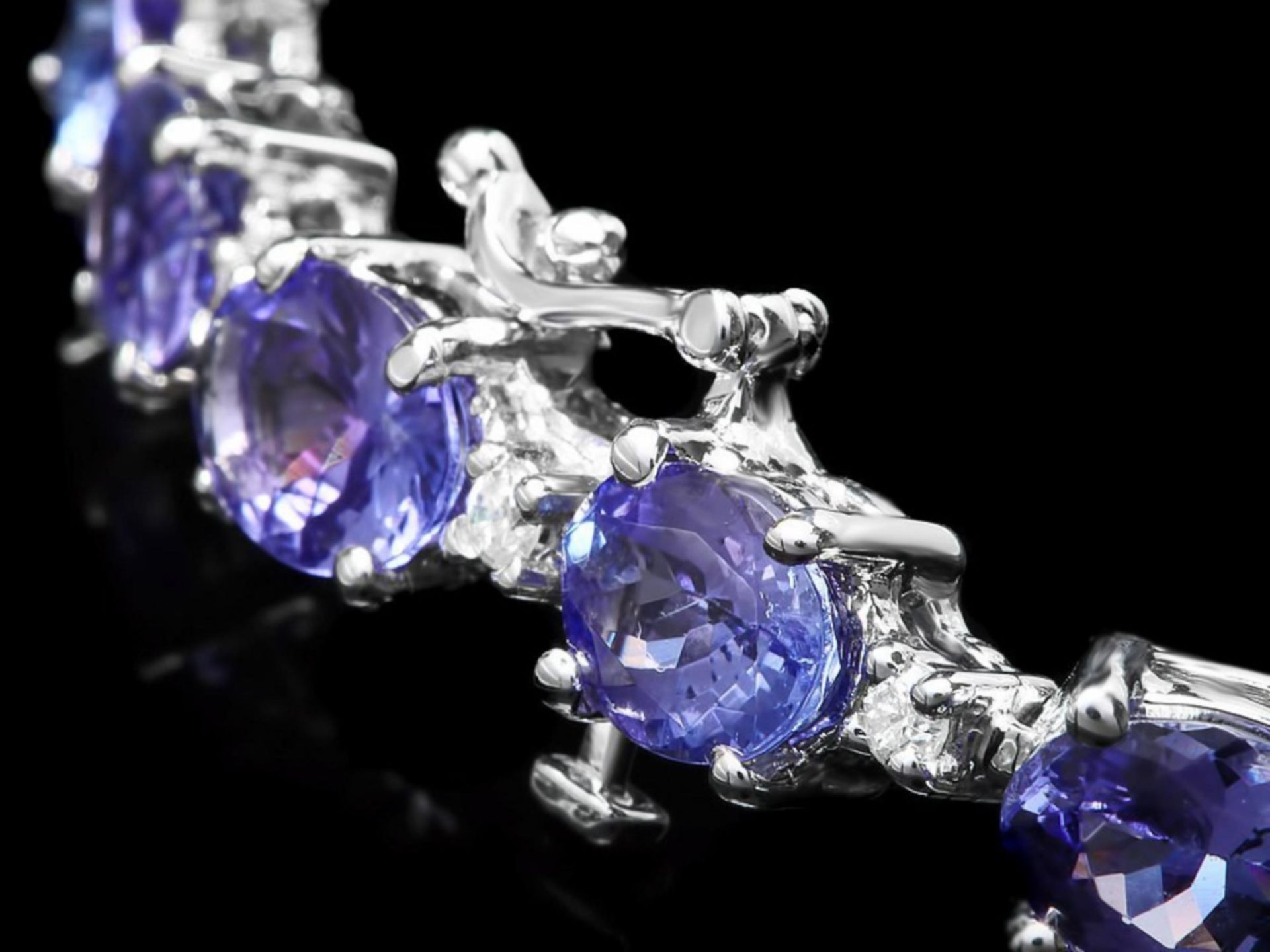 `14k Gold 19.00ct Tanzanite & 0.75ct Diamond Brace - Image 3 of 4