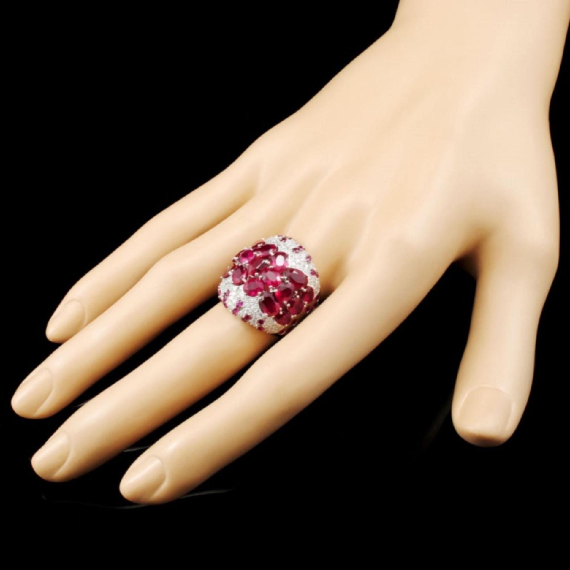 18K Gold 9.38ct Ruby & 0.88ctw Diamond Ring - Image 3 of 5