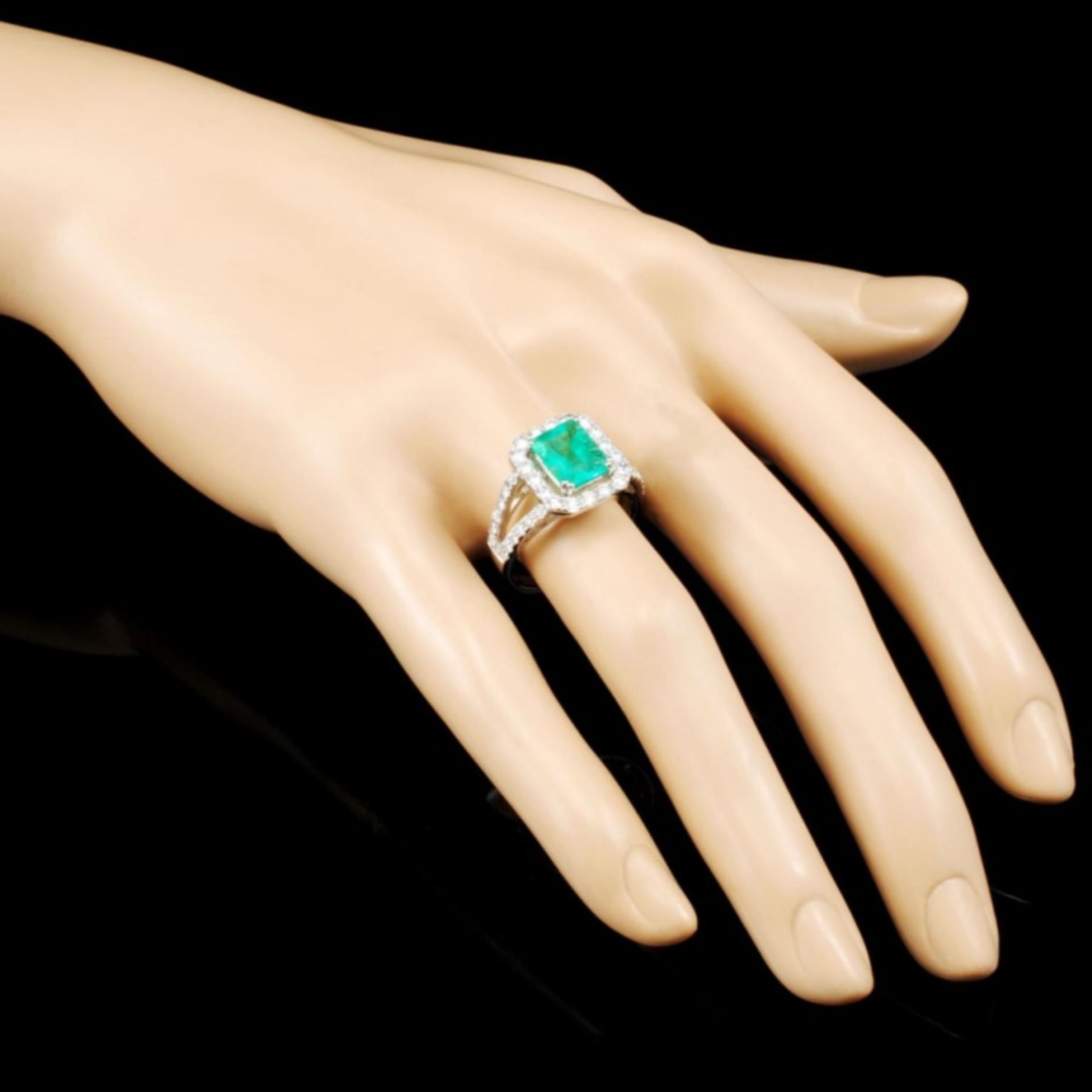 18K Gold 1.97ct Emerald & 1.19ctw Diamond Ring - Image 3 of 5