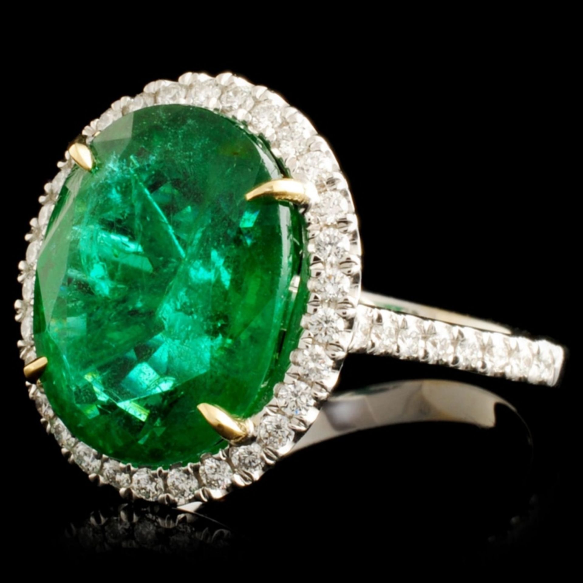 14K Gold 7.80ct Emerald & 0.44ctw Diamond Ring - Image 2 of 5