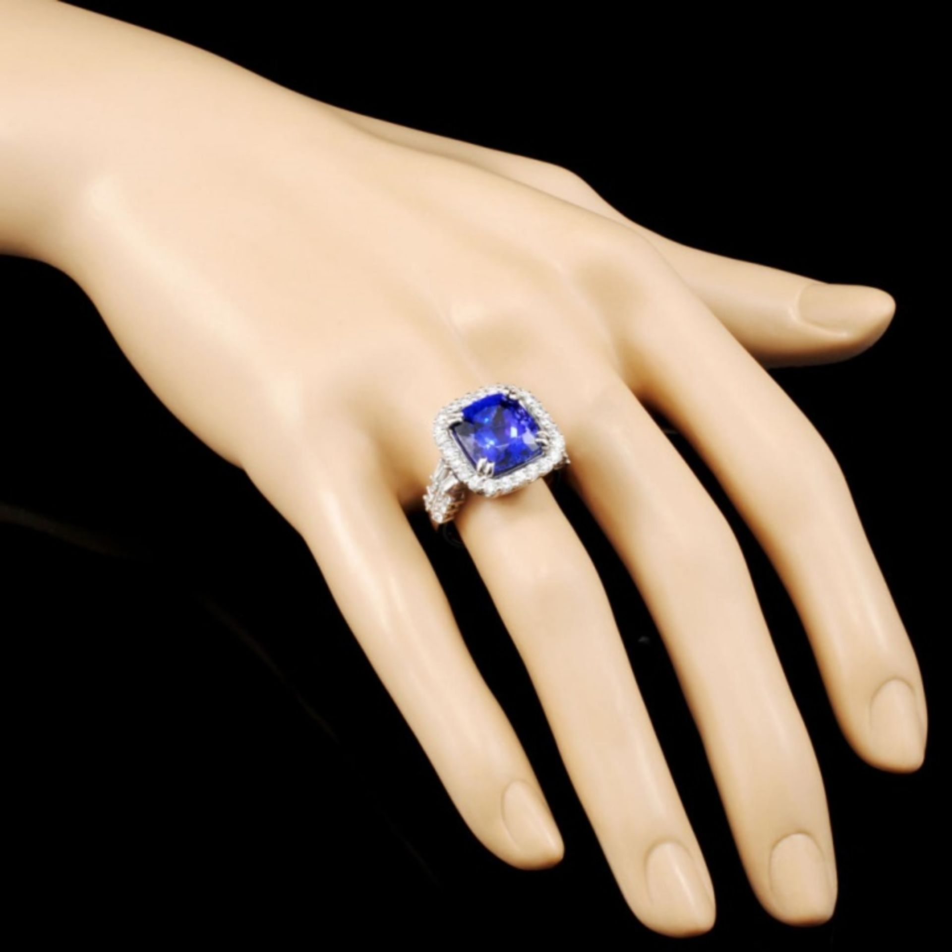 18K Gold 7.21ct Tanzanite & 1.35ctw Diamond Ring - Image 3 of 5