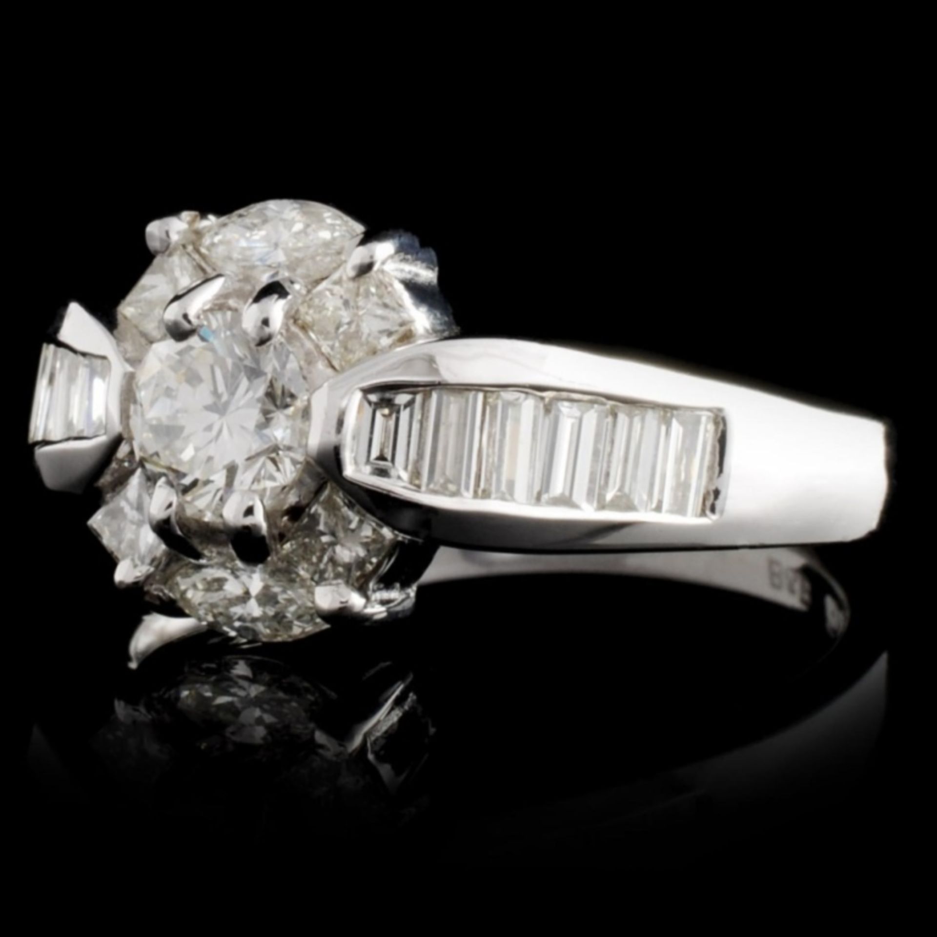 18K White Gold 1.60ctw Diamond Ring - Image 2 of 4