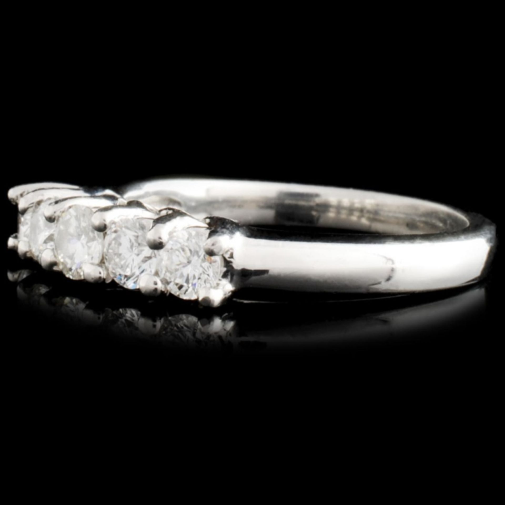 Platinum 0.77ctw Diamond Ring - Image 2 of 3