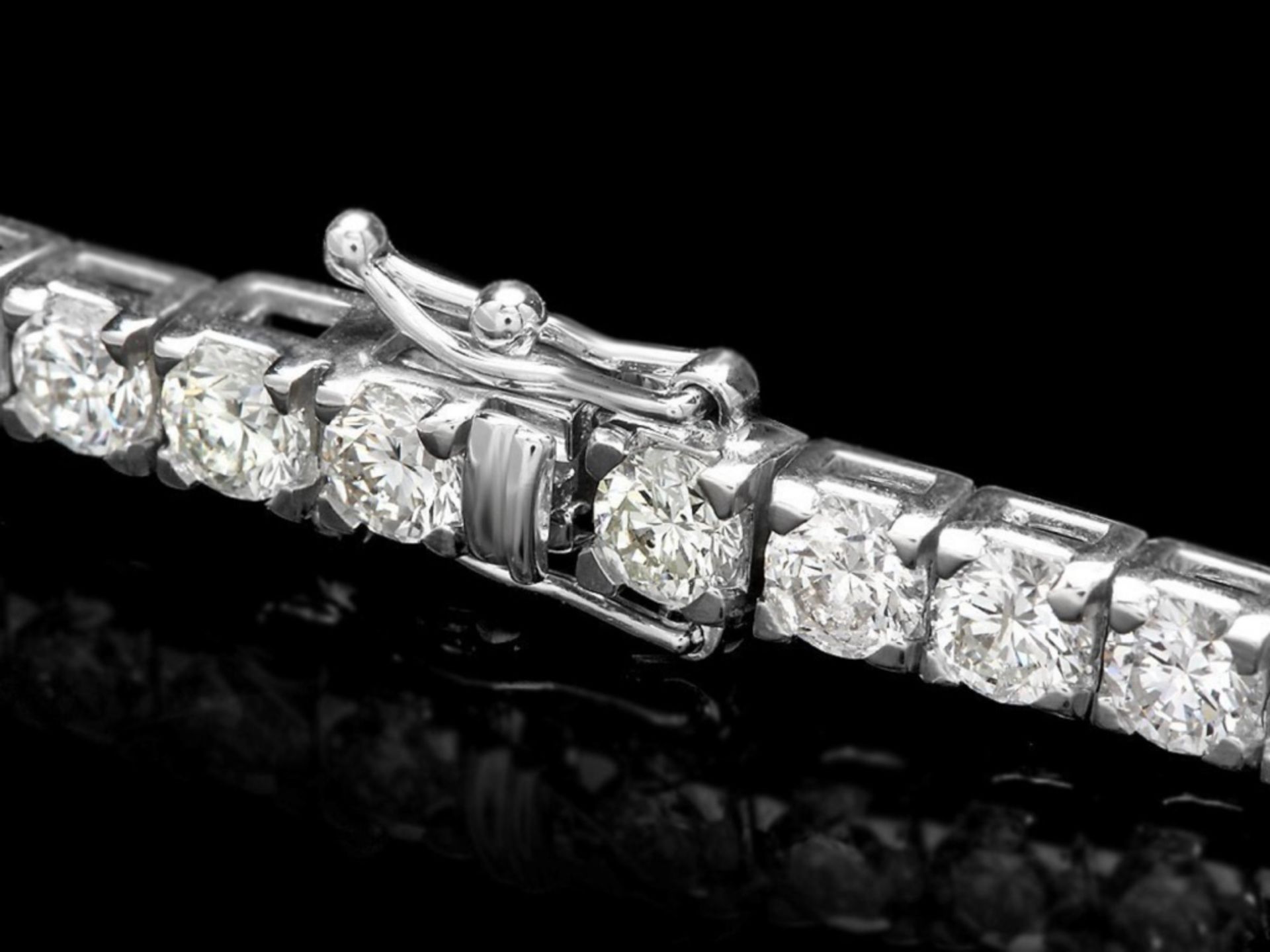 ^18k White Gold 10.00ct Diamond Tennis Bracelet - Image 2 of 4