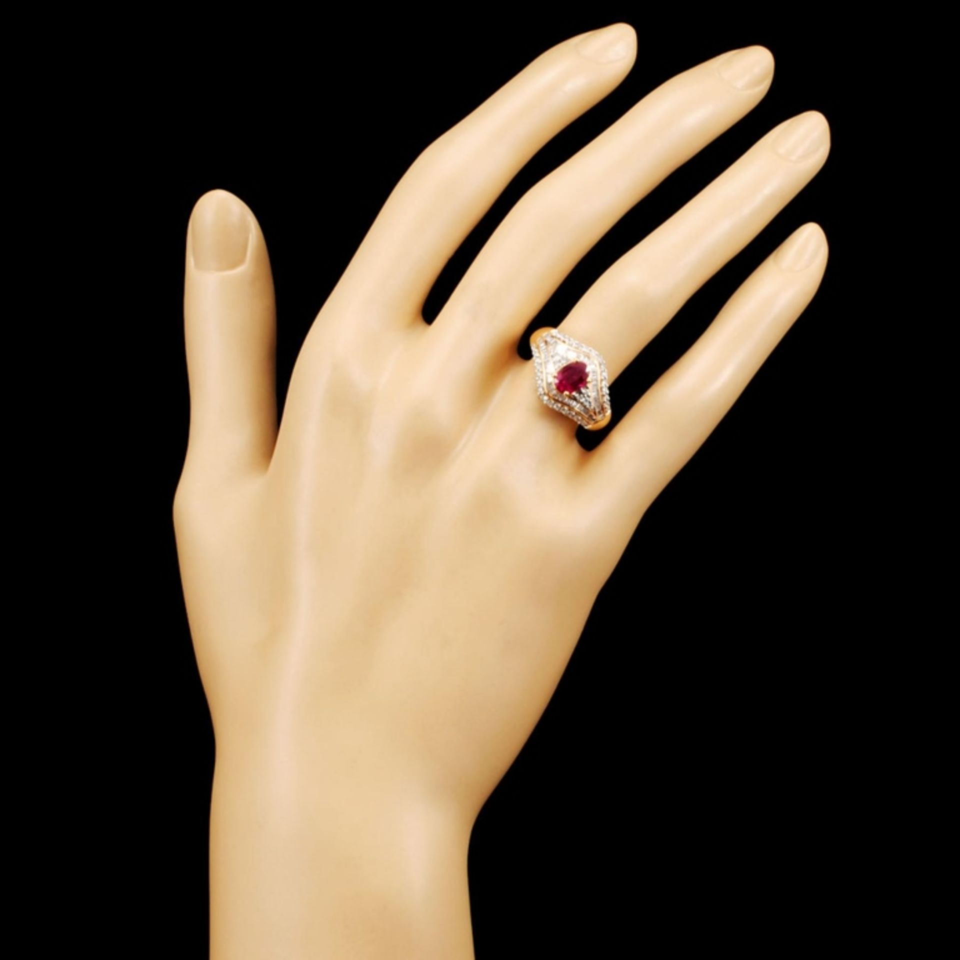 18K Gold 0.84ct Ruby & 0.60ctw Diamond Ring - Image 4 of 5