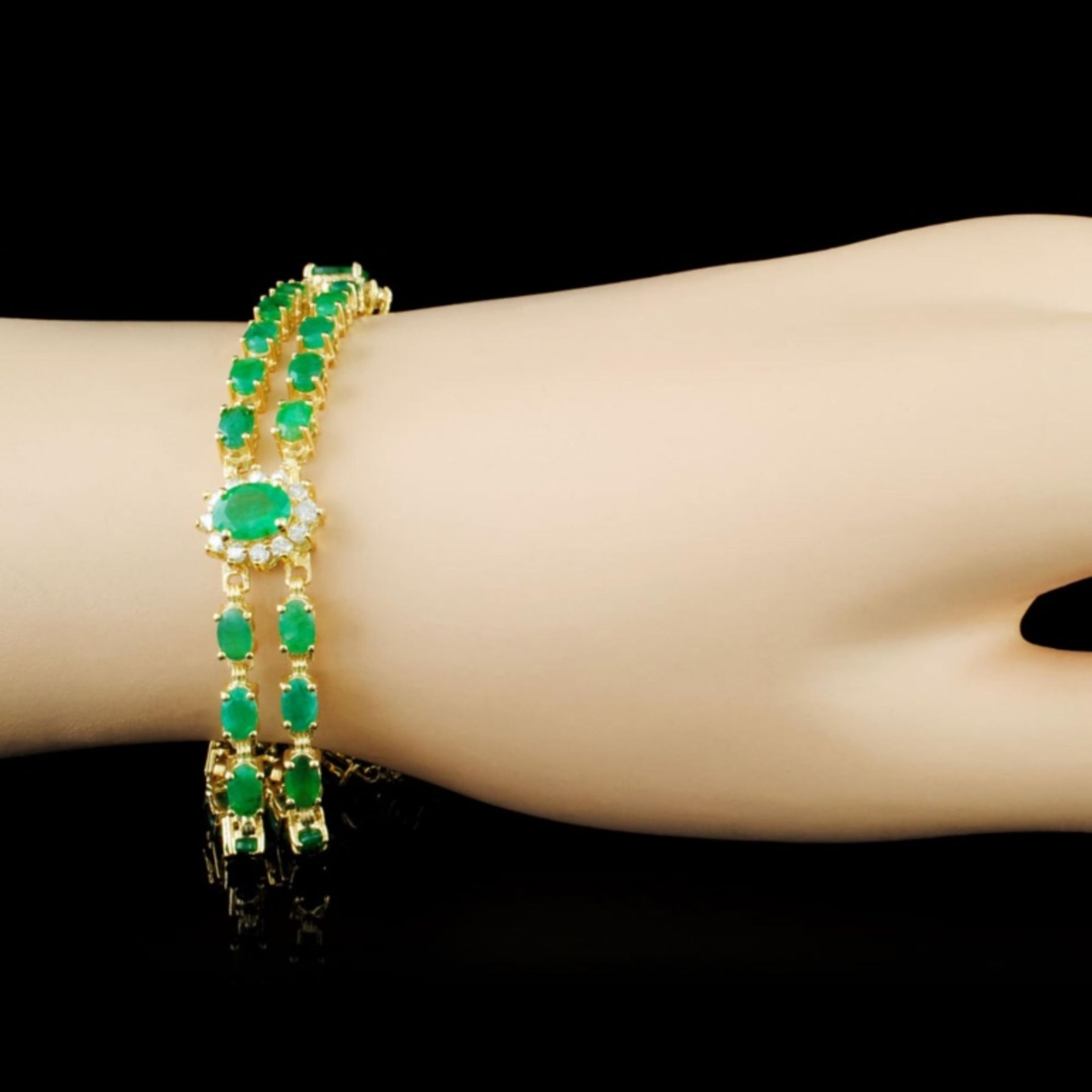 14K Gold 12.00ctw Emerald & 1.50ctw Diamond Bracel - Image 3 of 4