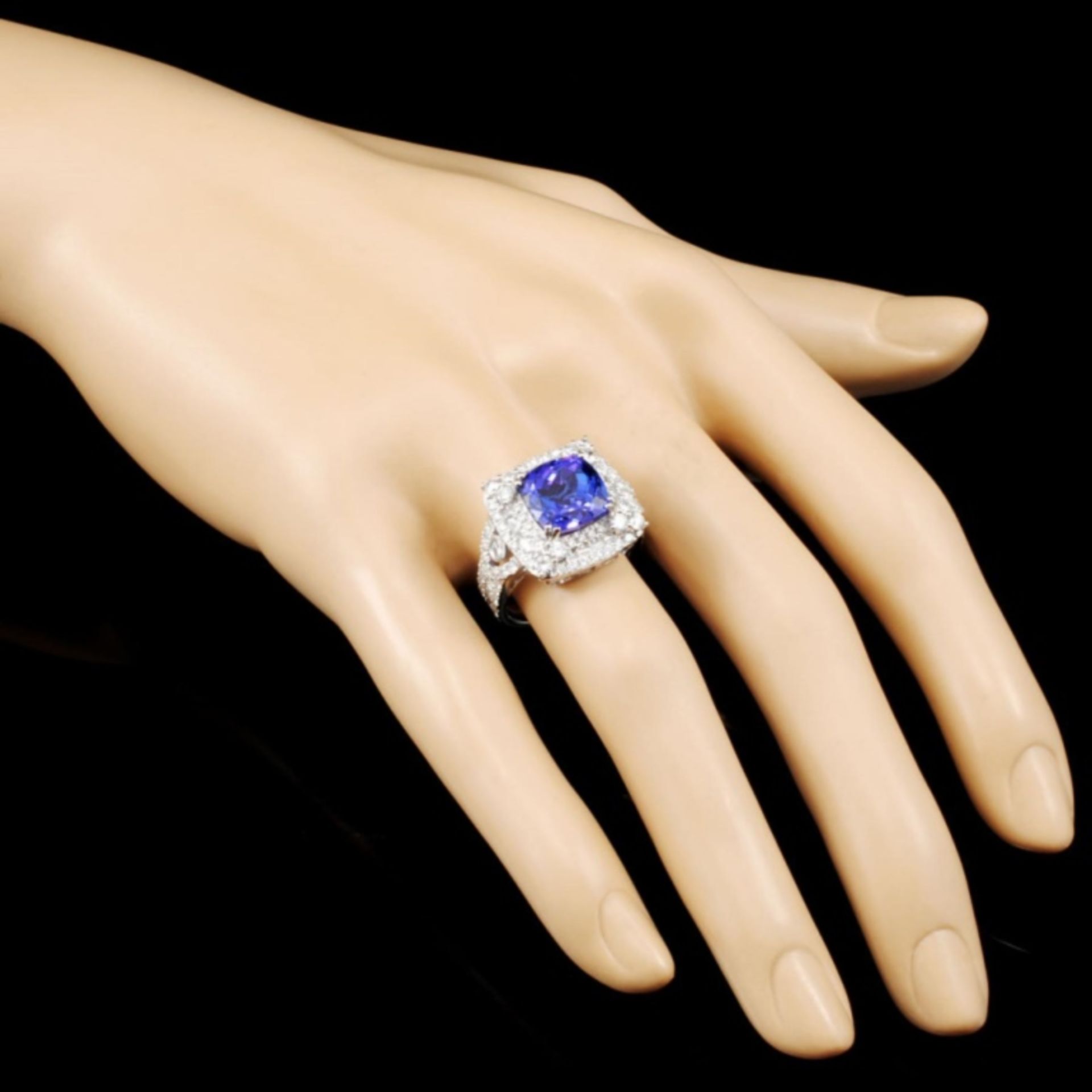 18K Gold 5.13ct Tanzanite & 1.85ctw Diamond Ring - Image 3 of 5