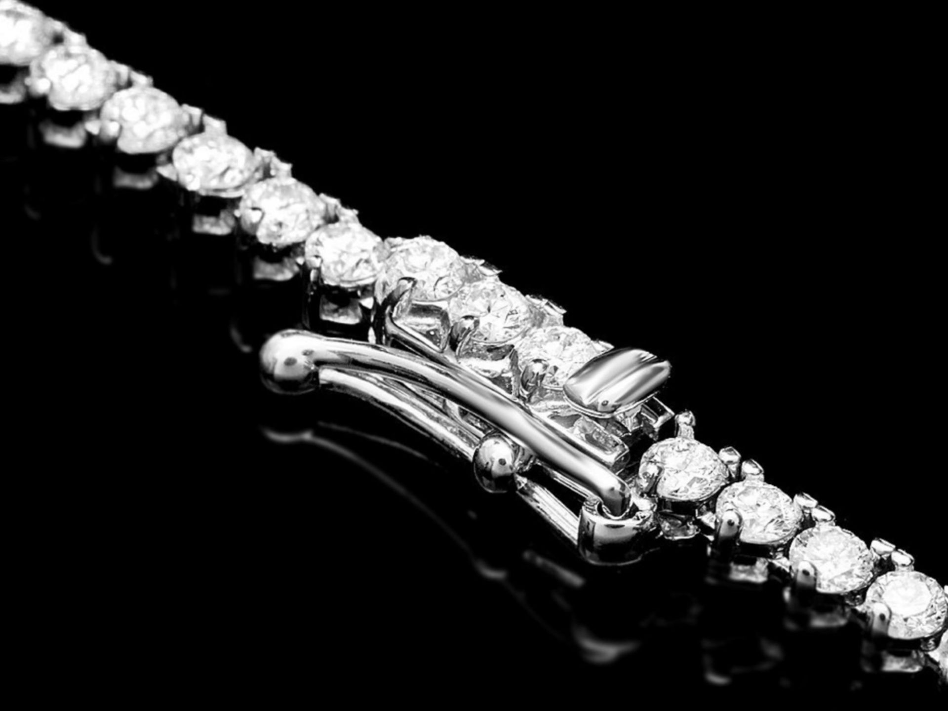 ^18k White Gold 6.80ct Diamond Necklace - Image 2 of 3