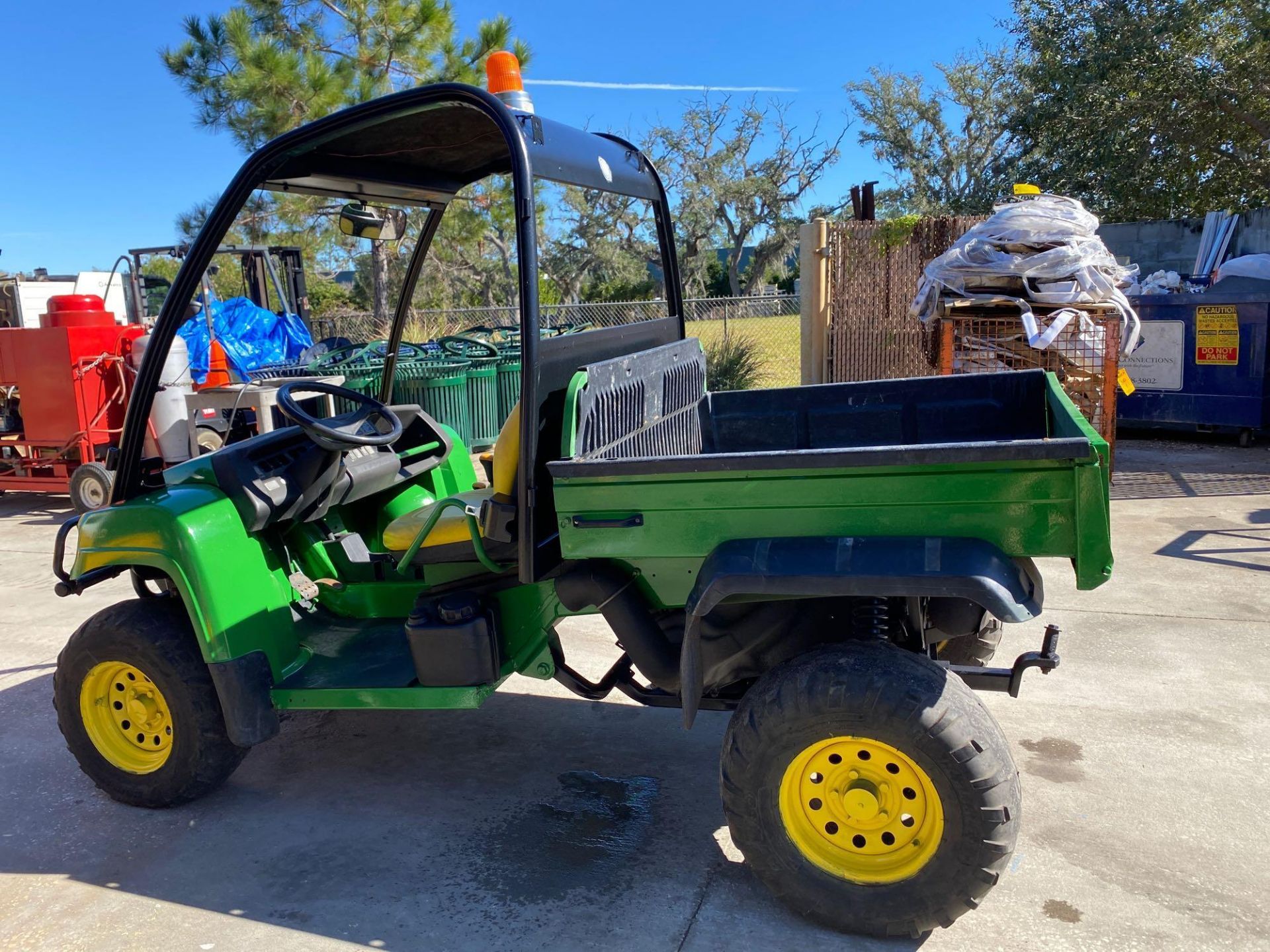 JOHN DEERE GATOR XUV ATV WITH DUMP BED, GAS POWERED, 1,713 HOURS SHOWING, RUNS AND DRIVES - Image 2 of 9