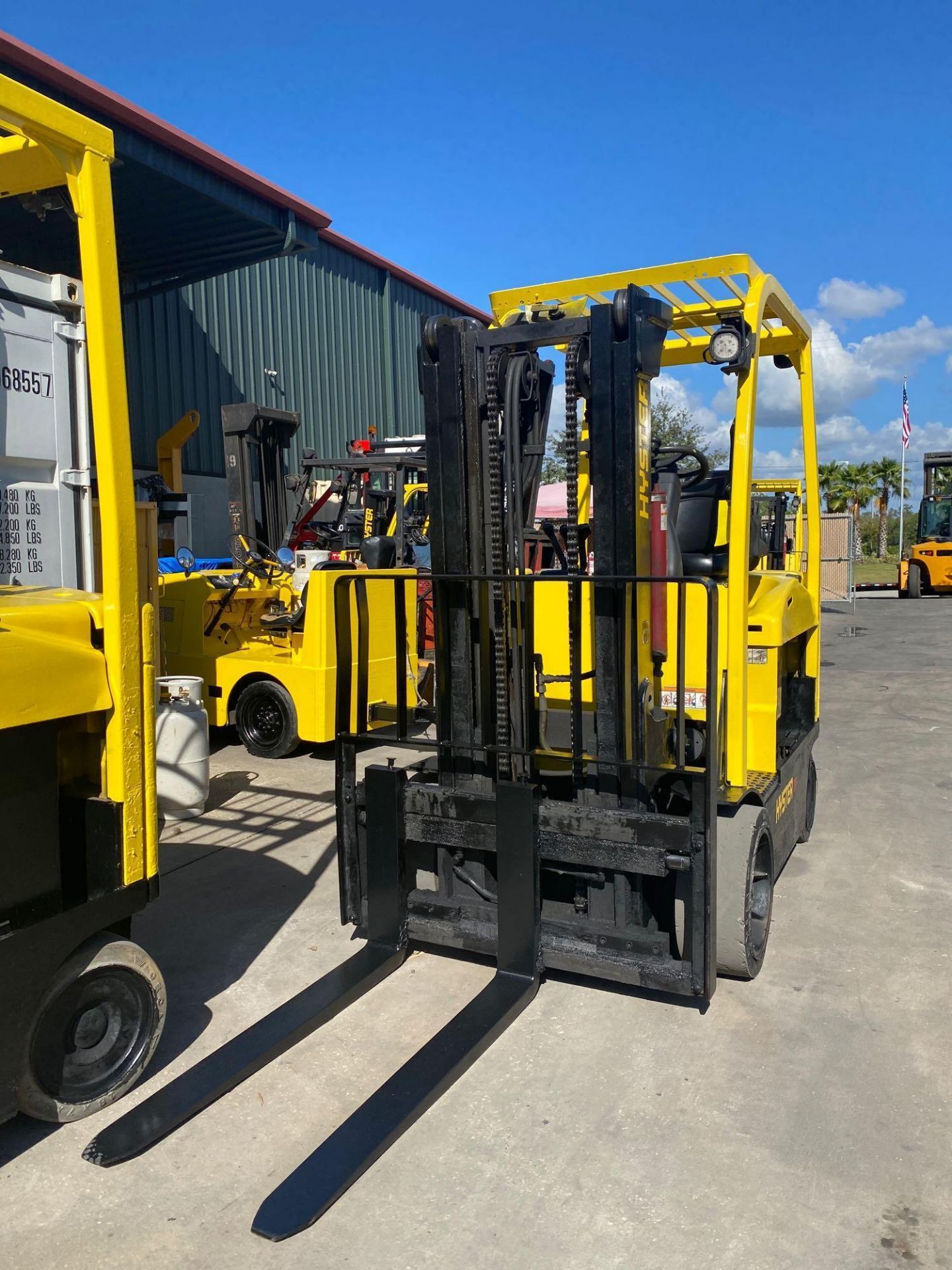 2014 HYSTER E80XN ELECTRIC FORKLIFT, 8,000 LB CAPACITY, TILT, SIDE SHIFT, 36V - Image 3 of 8