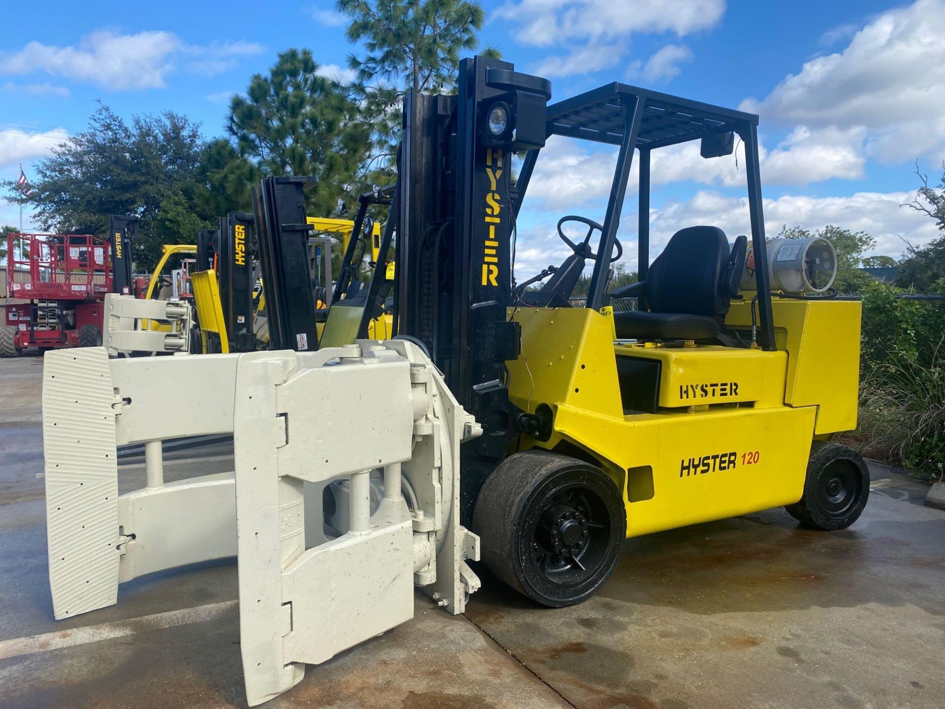 HYSTER S120XLS LP FORKLIFT, 12,000 LB CAPACITY, 108.5" HEIGHT CAPACITY, ROTATING CLAMP ATTACHMENT (R