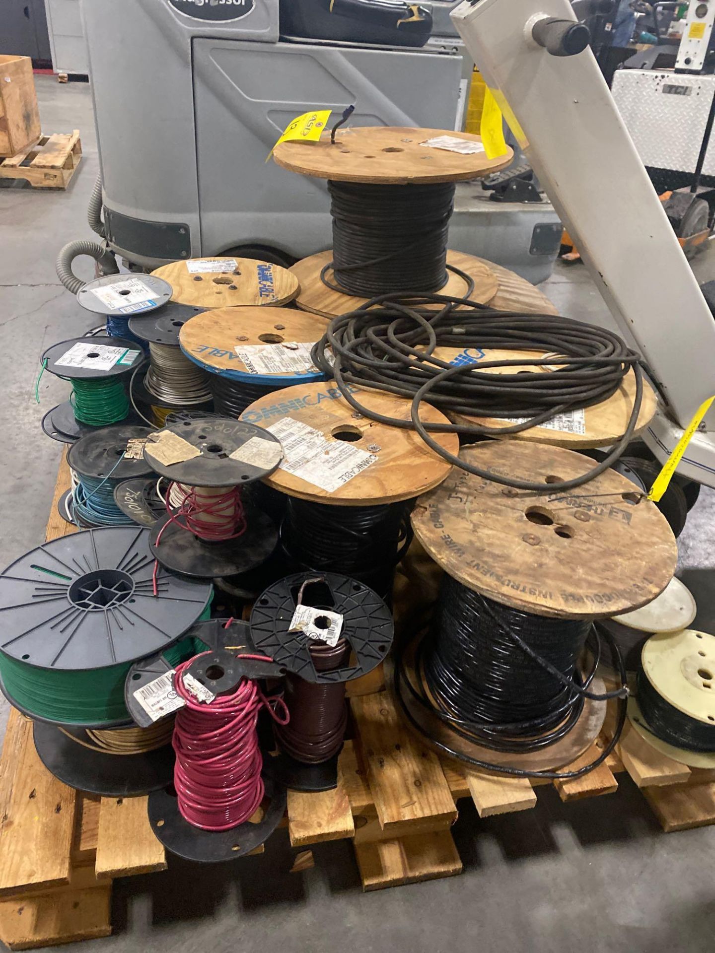 ASSORTED SPOOLS OF CABLE/WIRE - Image 3 of 8