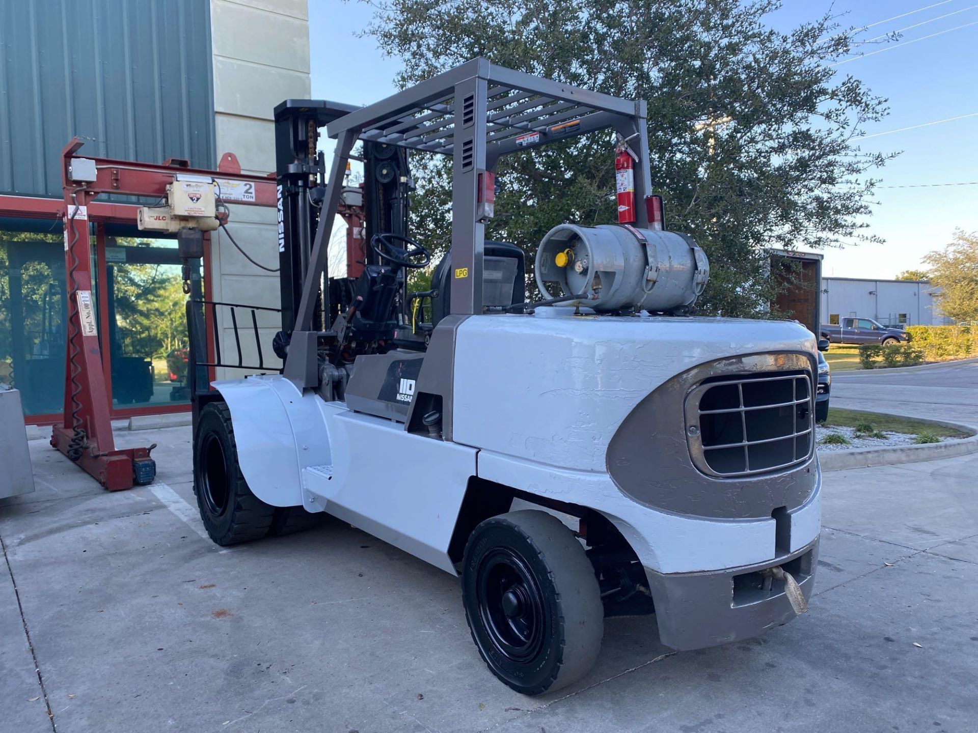 NISSAN LP FORKLIFT MODEL F04B50V-LP , APPROXIMATELY 10,800 LB CAPACITY, 201" HEIGHT CAPACITY - Image 7 of 18