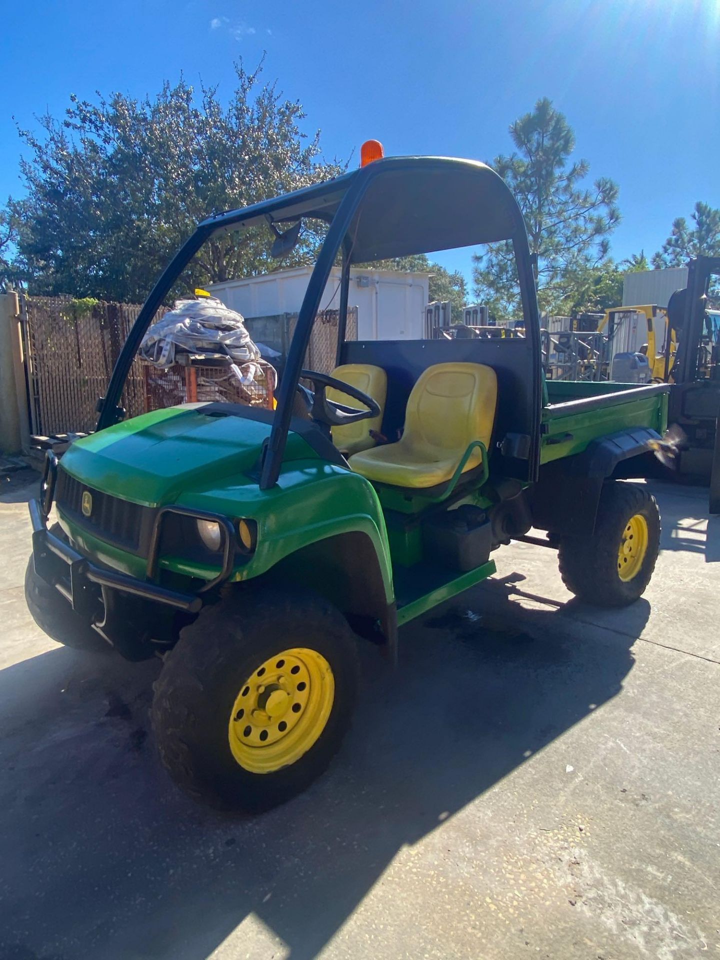 JOHN DEERE GATOR XUV ATV WITH DUMP BED, GAS POWERED, 1,713 HOURS SHOWING, RUNS AND DRIVES - Image 8 of 9