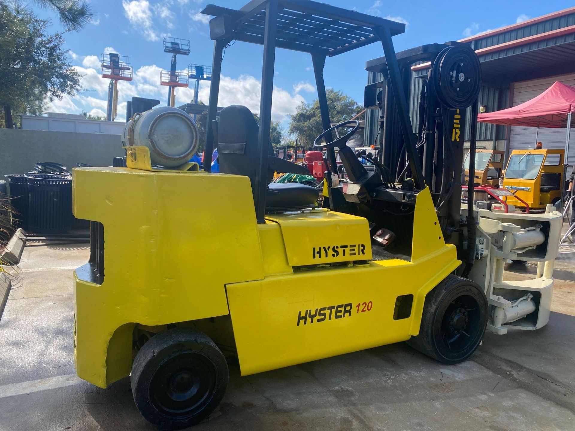 HYSTER S120XLS LP FORKLIFT, 12,000 LB CAPACITY, 108.5" HEIGHT CAPACITY, ROTATING CLAMP ATTACHMENT (R - Image 4 of 6