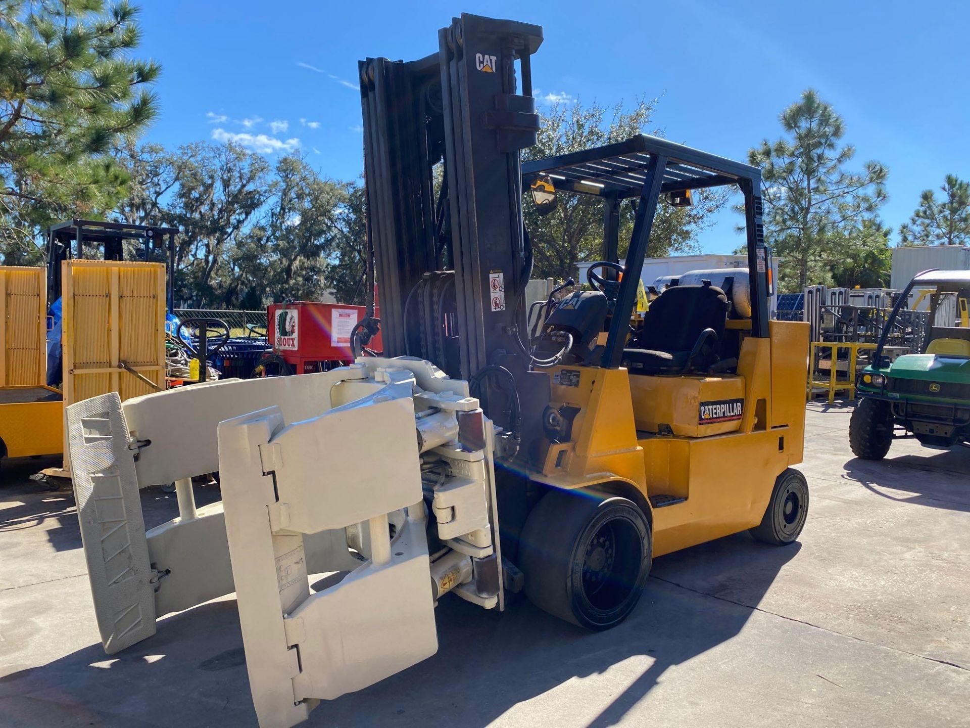 CATERPILLAR LP FORKLIFT MODEL GC55K-STR, 11,500 LB CAPACITY (WITH FORKS), APPROX. 7,500 LB CAPACITY - Image 6 of 9