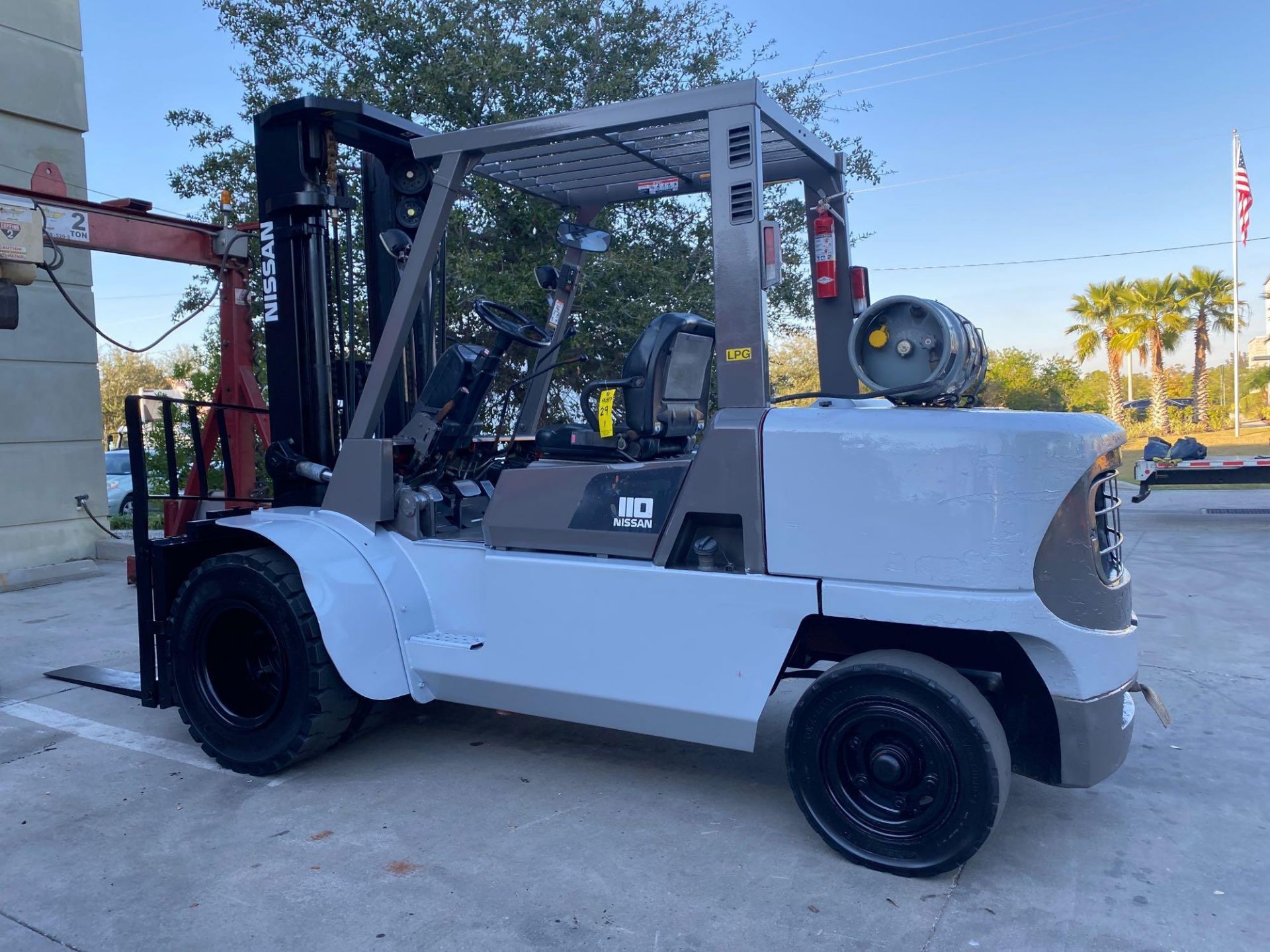 NISSAN LP FORKLIFT MODEL F04B50V-LP , APPROXIMATELY 10,800 LB CAPACITY, 201" HEIGHT CAPACITY - Image 10 of 18