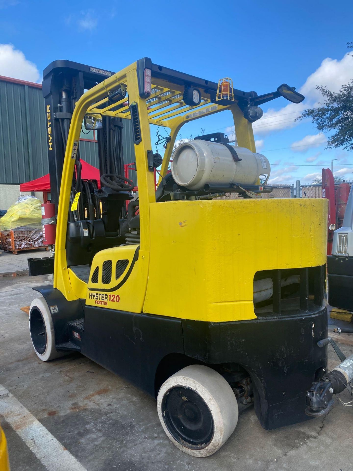 2013 HYSTER S120FTPRS LP FORKLIFT, 12,000 LB CAPACITY, 220.5" HEIGHT CAPACITY, TILT, AUX HOOKUPS, NO - Image 3 of 9