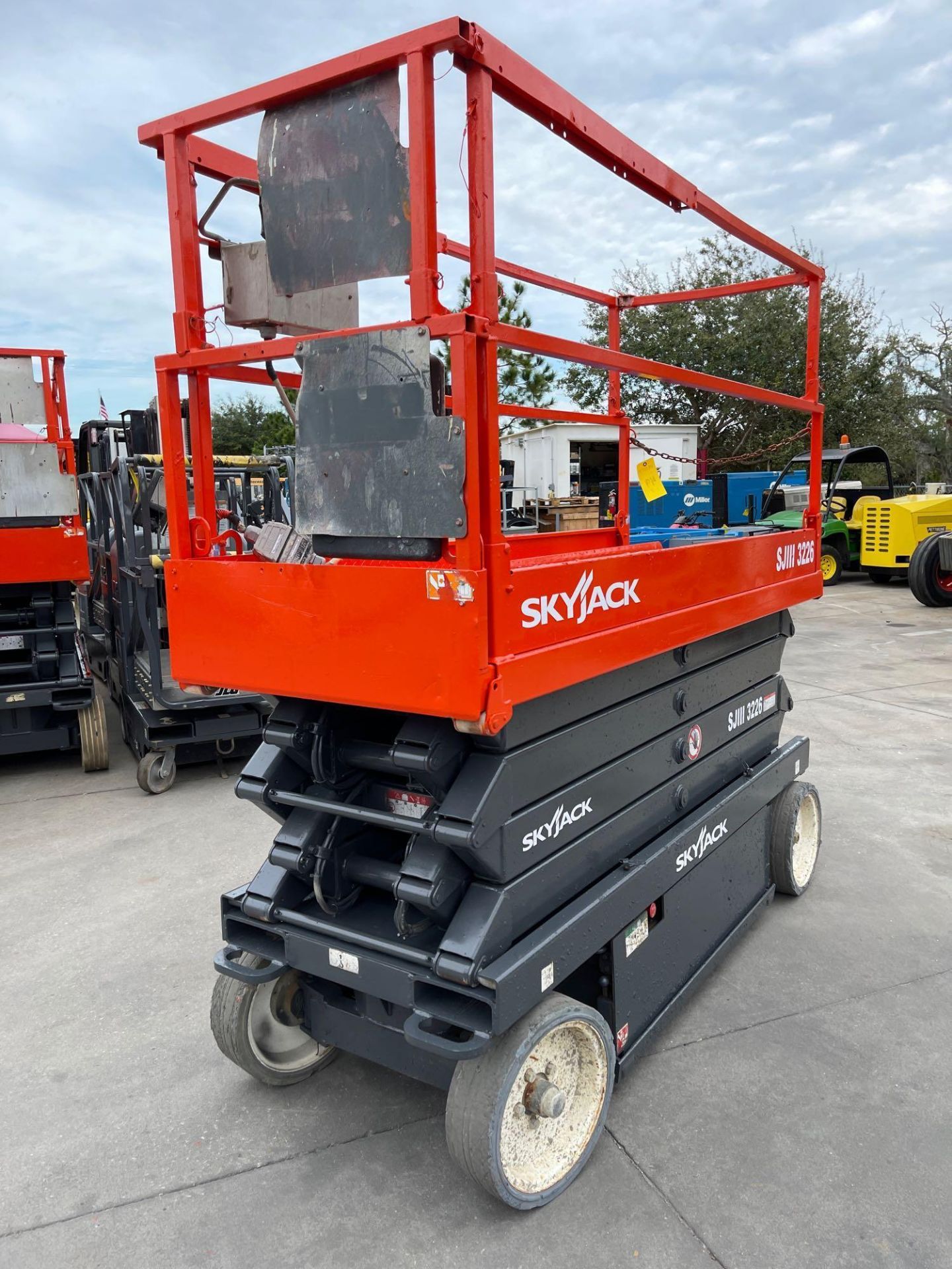 2013 SKYJACK SJIII 3226 SCISSOR LIFT, 24V BUILT IN BATTERY CHARGER, 277 HOURS SHOWING - Bild 12 aus 18