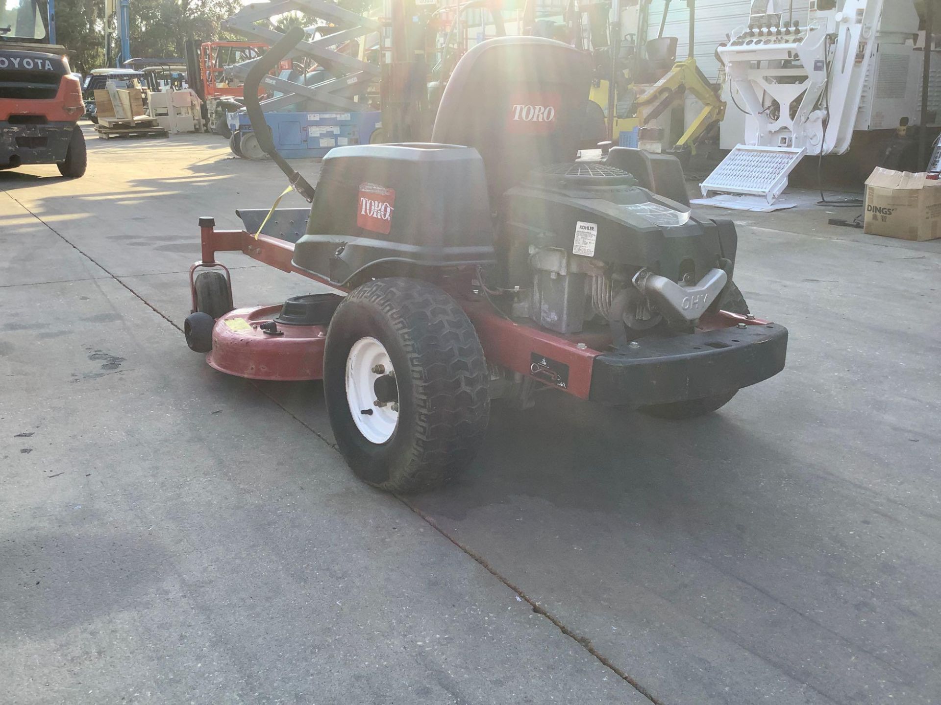 TORO 42” DECK ZERO TURN MOWER RUNS AND OPERATES - Image 2 of 5