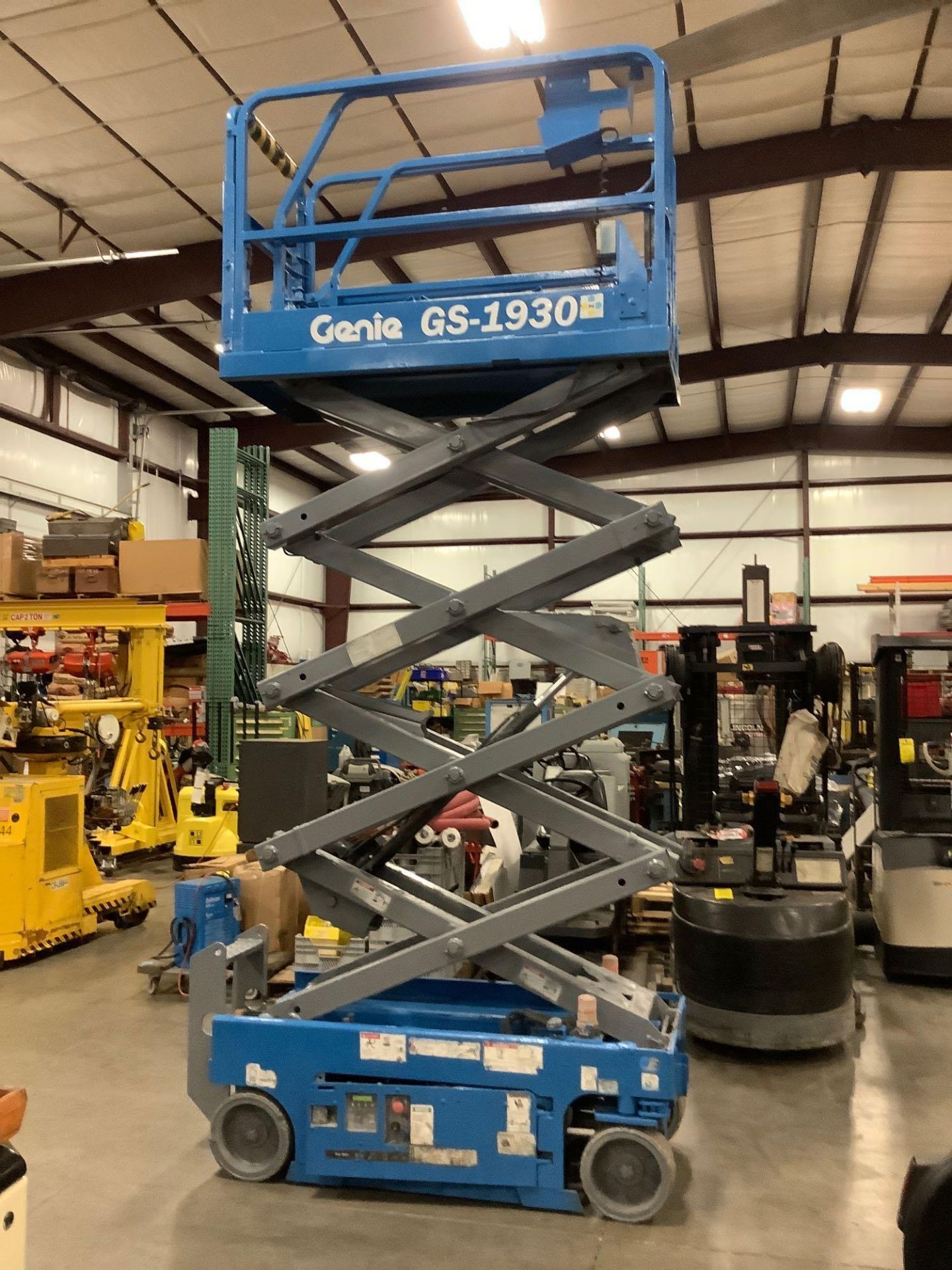 GENIE GS-1930 SCISSOR LIFT, 24V BUILT IN CHARGER, RUNS & OPERATES - Image 2 of 21