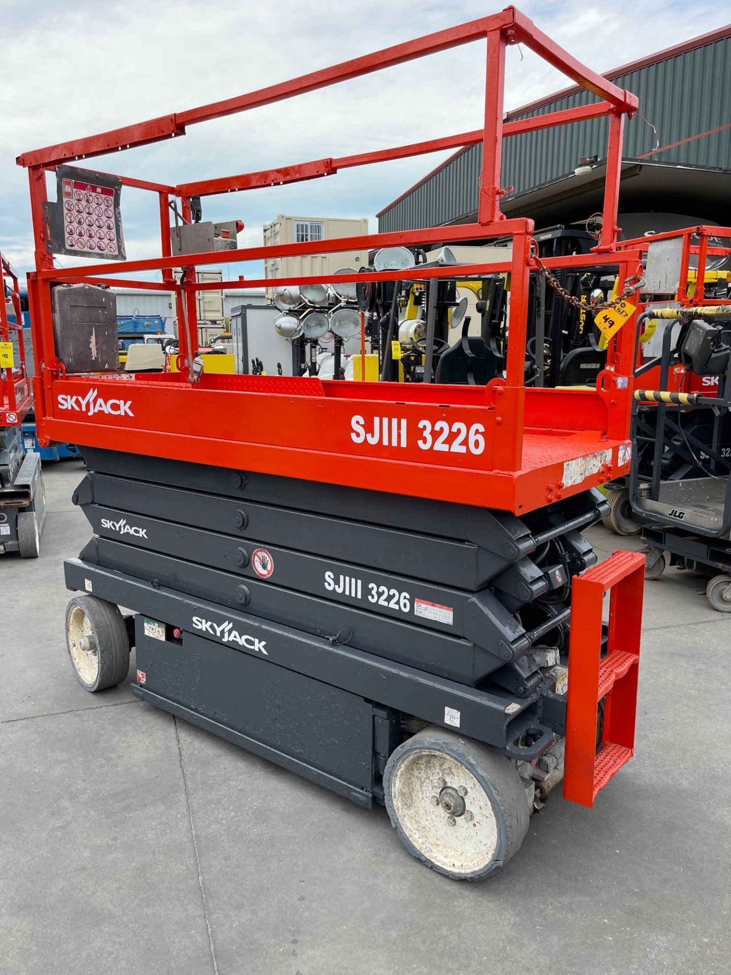 2013 SKYJACK SJIII 3226 SCISSOR LIFT, 24V BUILT IN BATTERY CHARGER, 277 HOURS SHOWING - Bild 9 aus 18