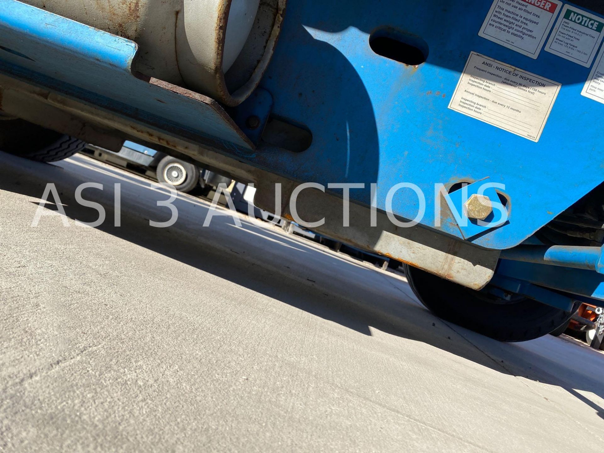 GENIE Z-45/25 DUAL FUEL ARTICULATING BOOM LIFT, FOAM FILLED TIRES, EXTRA WEIGHT UNDERNEATH, 45 - Image 17 of 17