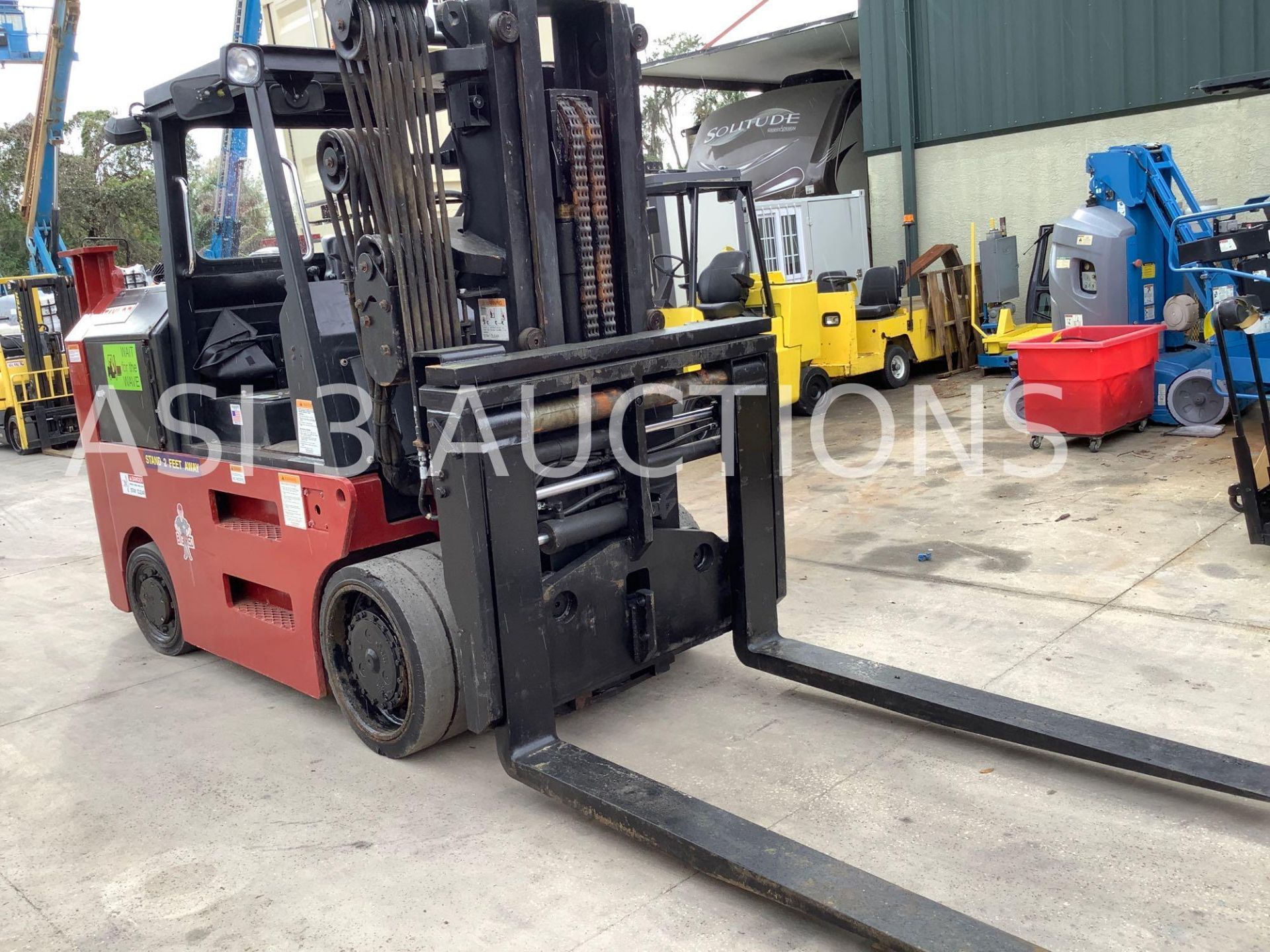 TAYLOR "BIG RED" DIESEL FORKLIFT MODEL TC250, FACTORY RECONDITIONED IN 2014 - Image 9 of 18