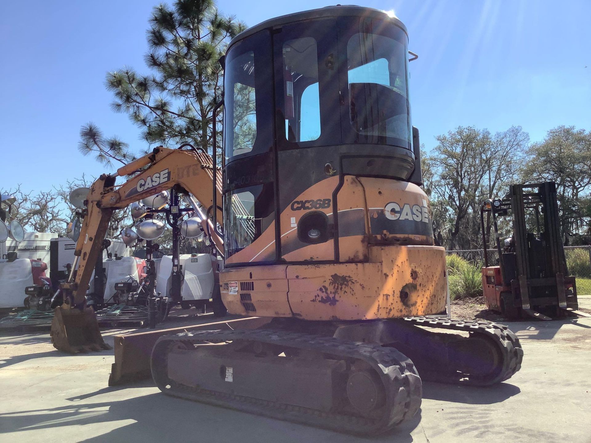 CASE DIESEL EXCAVATOR MODEL CX36B, RUBBER TRACKS, PUSH BLADE, BUCKET ATTACHMENT - Image 6 of 14