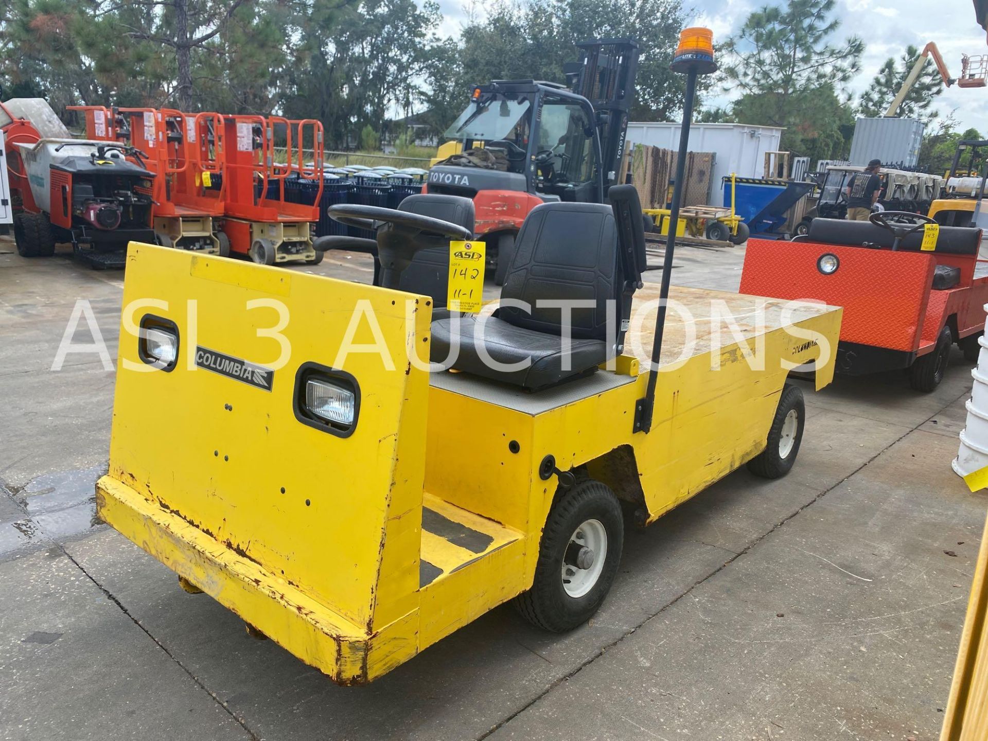 2015 COLUMBIA ELECTRIC SHOP CART WITH FLAT BED, RUNS AND DRIVES, 355 HOURS SHOWING ( 5346 )