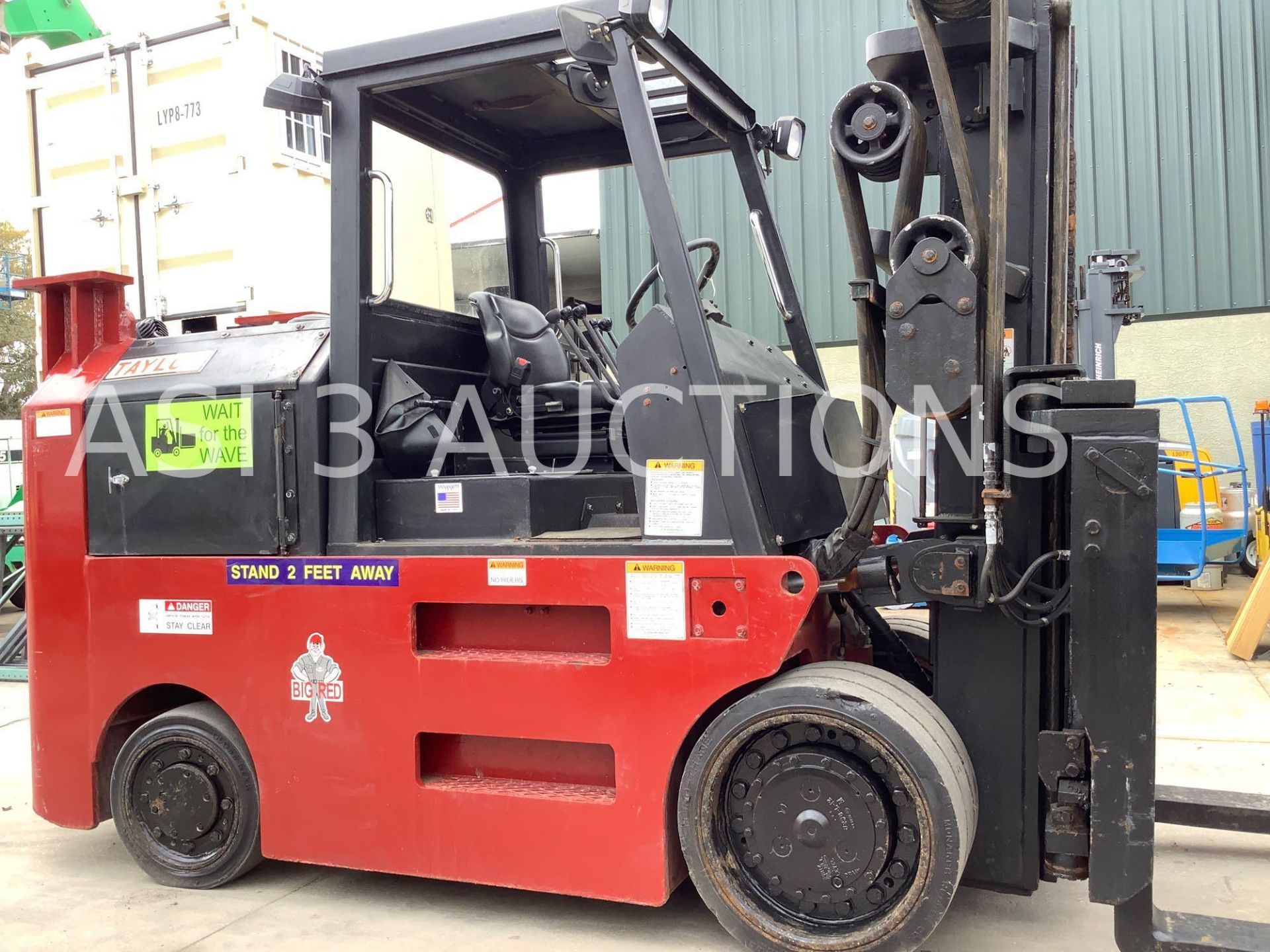 TAYLOR "BIG RED" DIESEL FORKLIFT MODEL TC250, FACTORY RECONDITIONED IN 2014 - Image 14 of 18